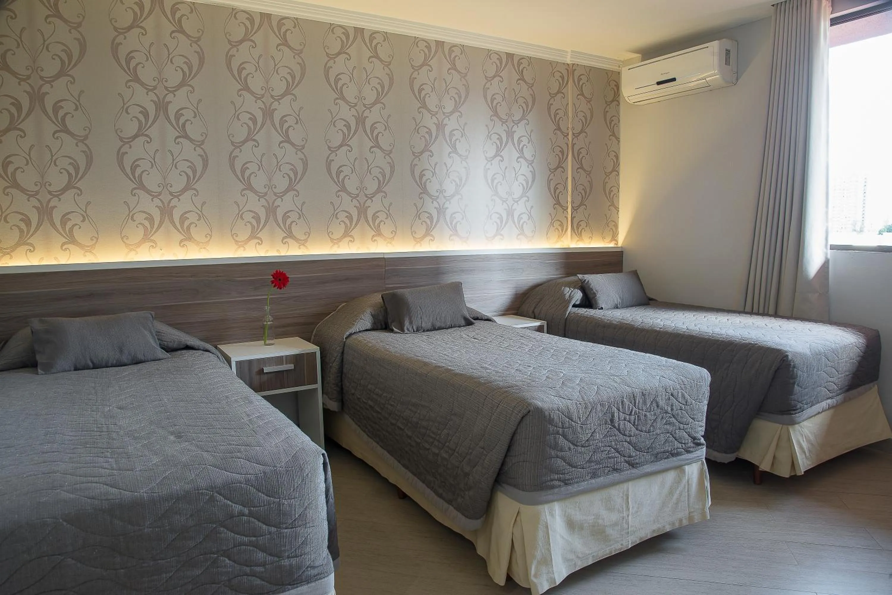 Bedroom, Bed in Foz Plaza Hotel