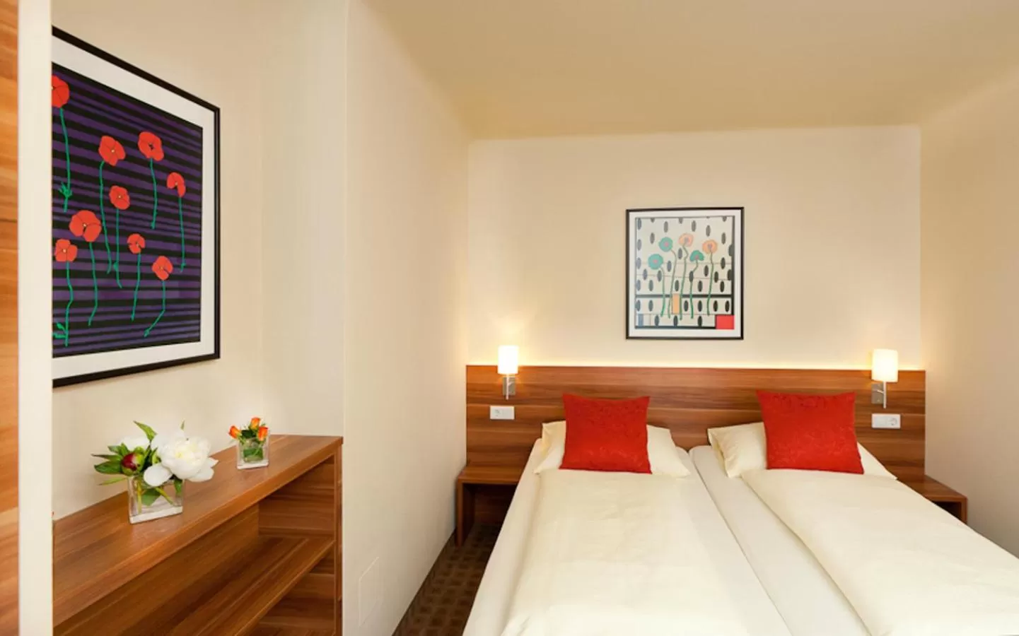 Photo of the whole room, Bed in Hotel Astoria