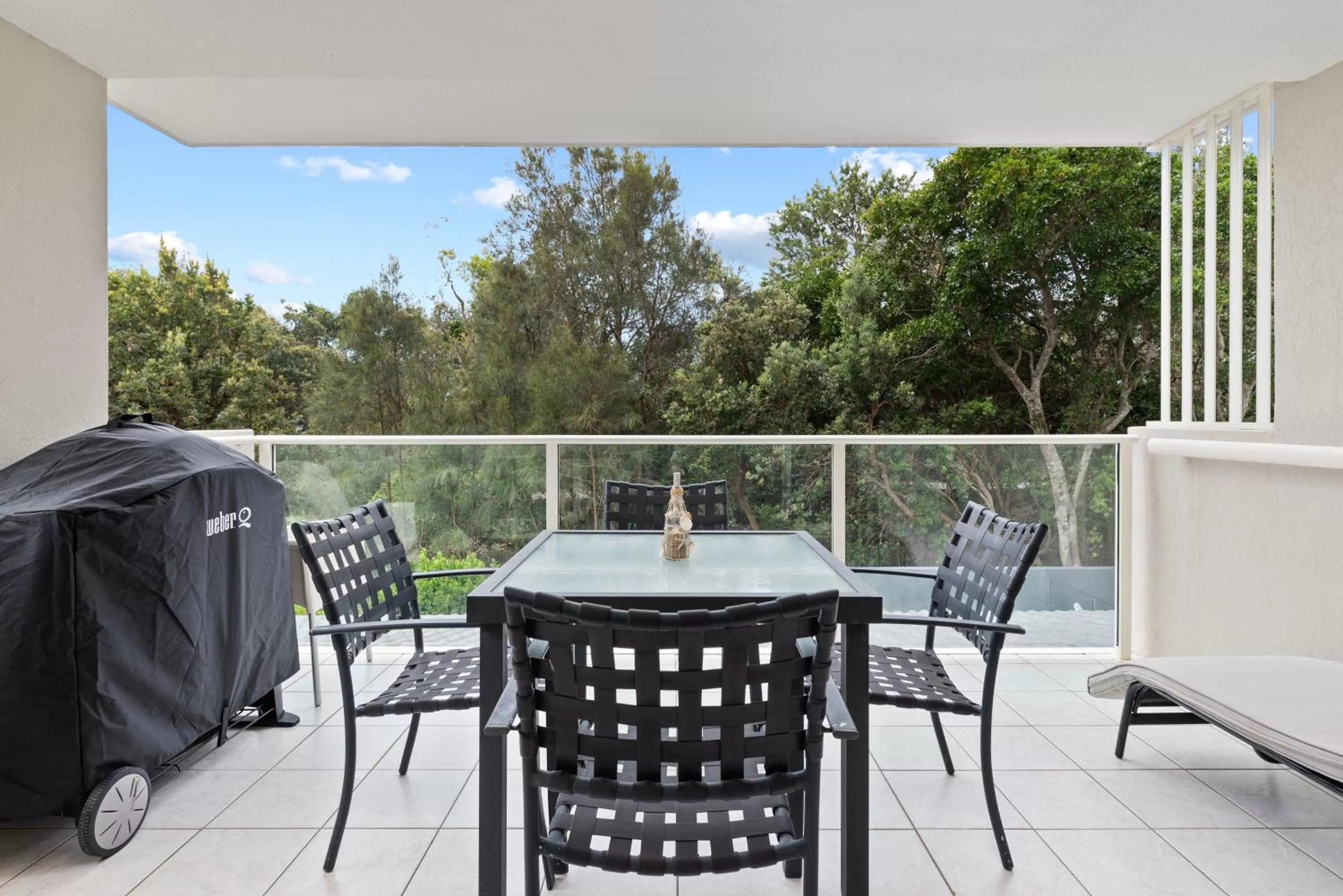 Deluxe Two-Bedroom Apartment - Garden View in 84 The Spit Holiday Apartments