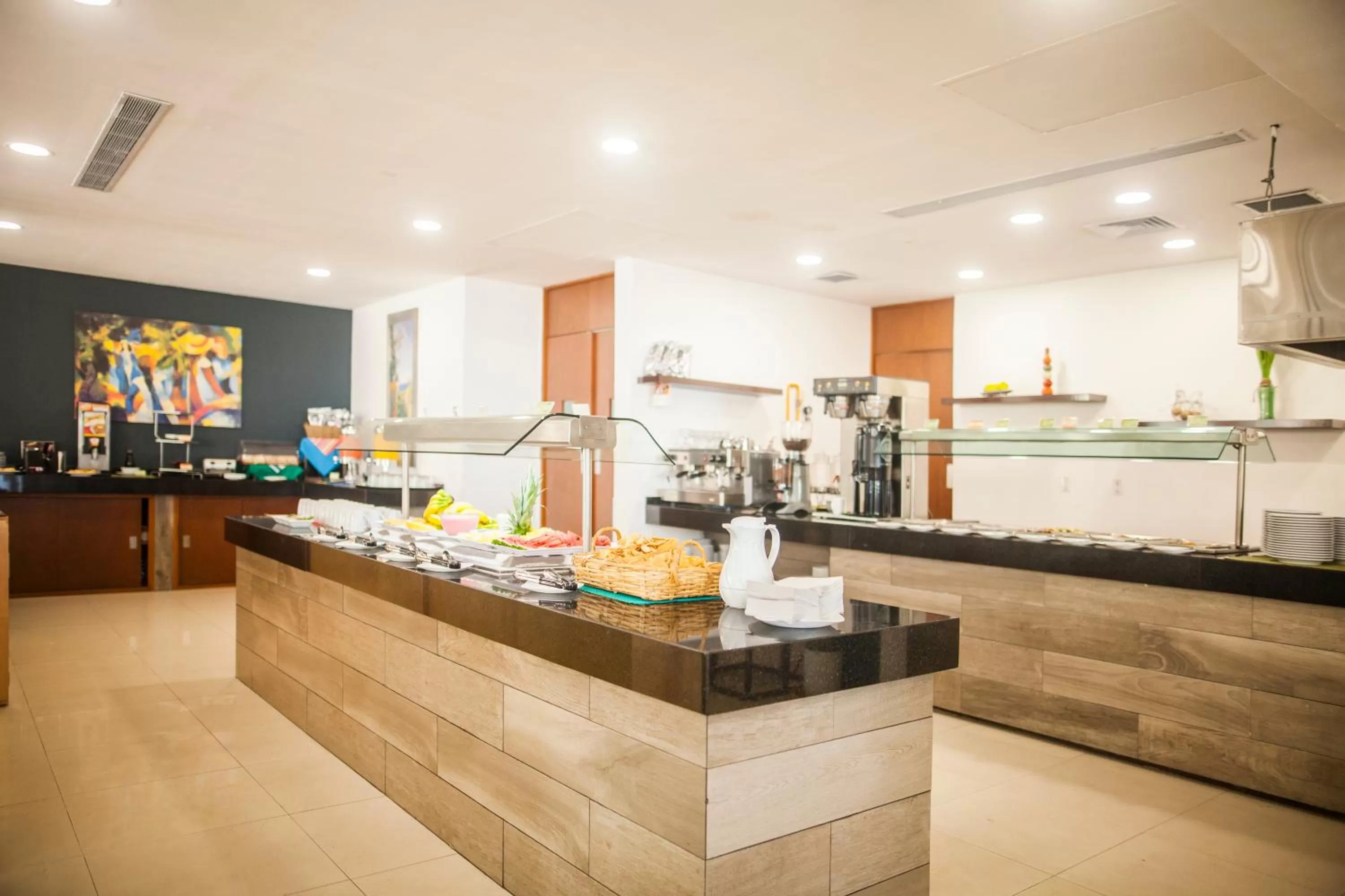 Restaurant/places to eat in Wyndham Garden Cancun Downtown