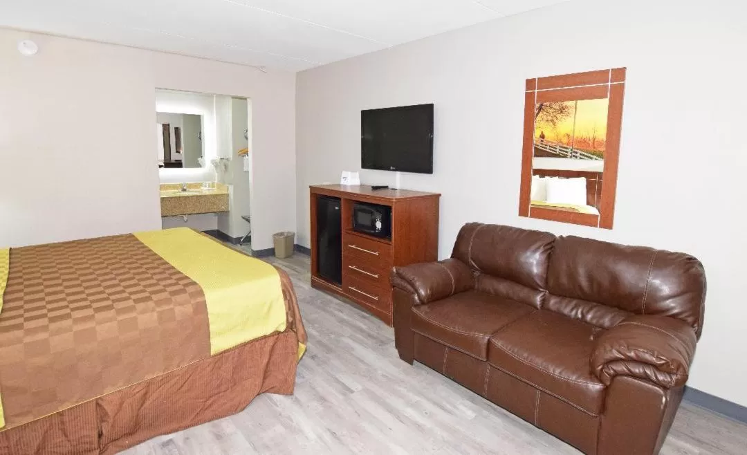 Bed in Days Inn by Wyndham Midland