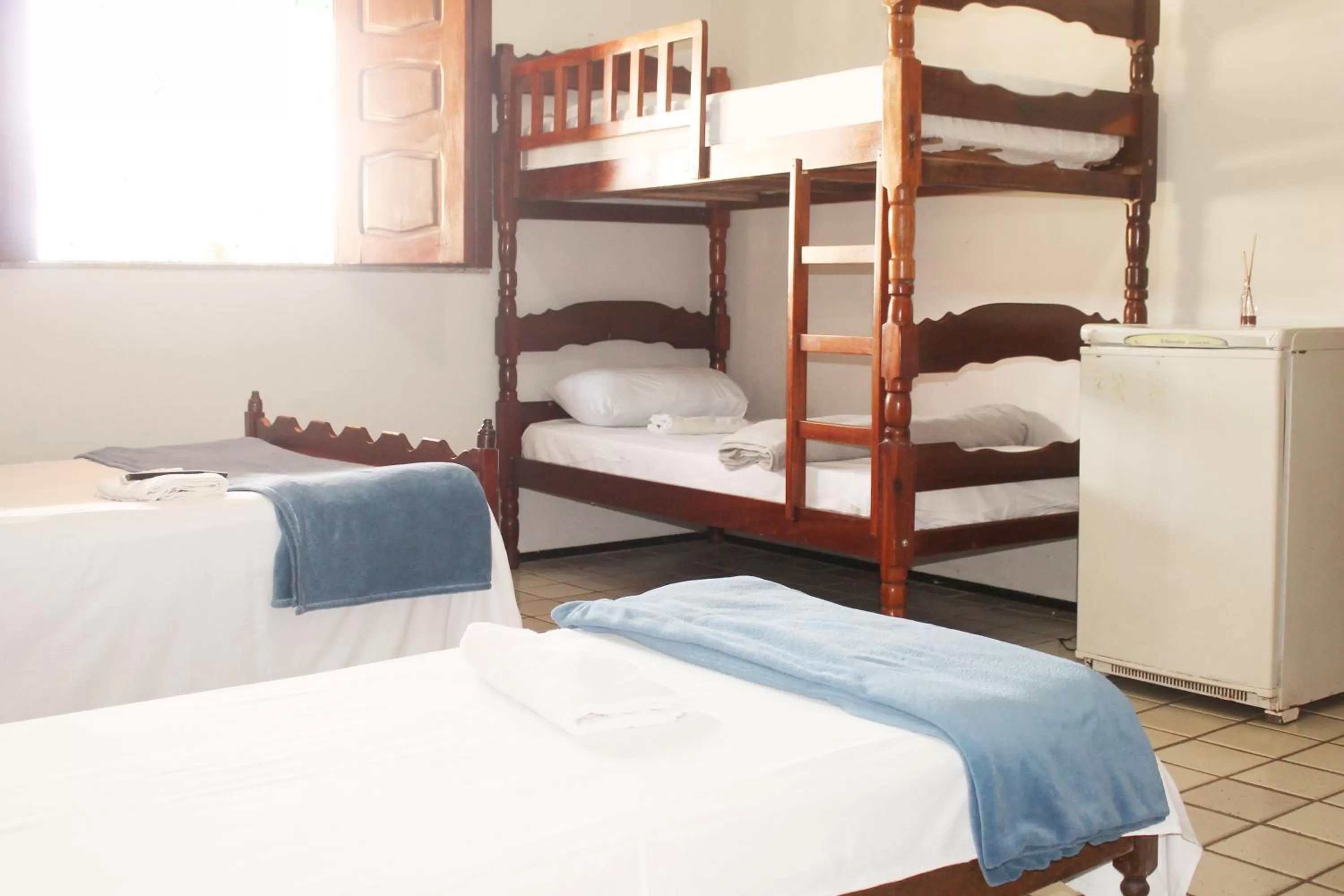 bunk bed, Bed in Hotel Pousada Calhau