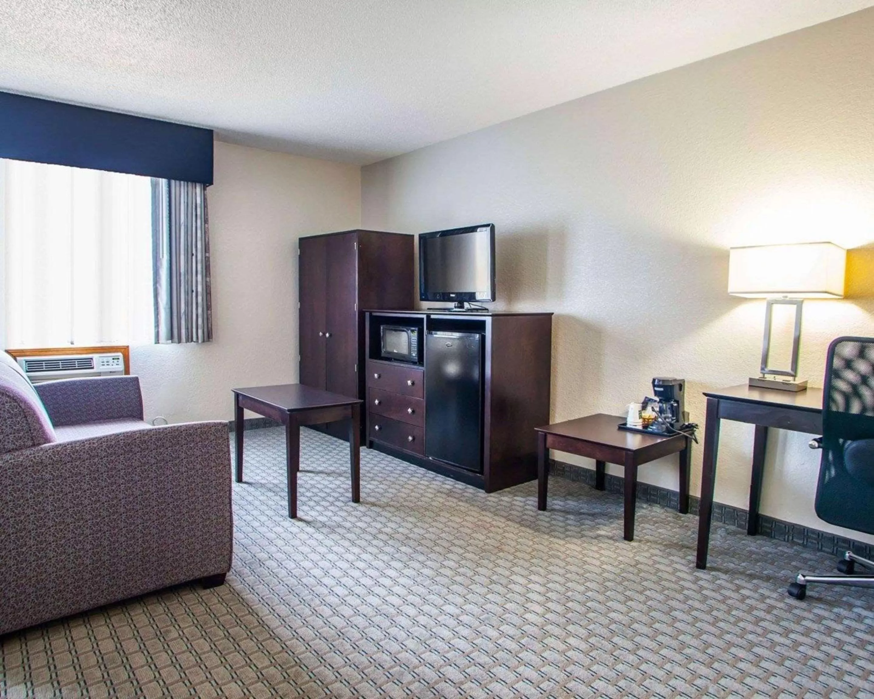 Bedroom in Quality Inn & Suites Ankeny-Des Moines