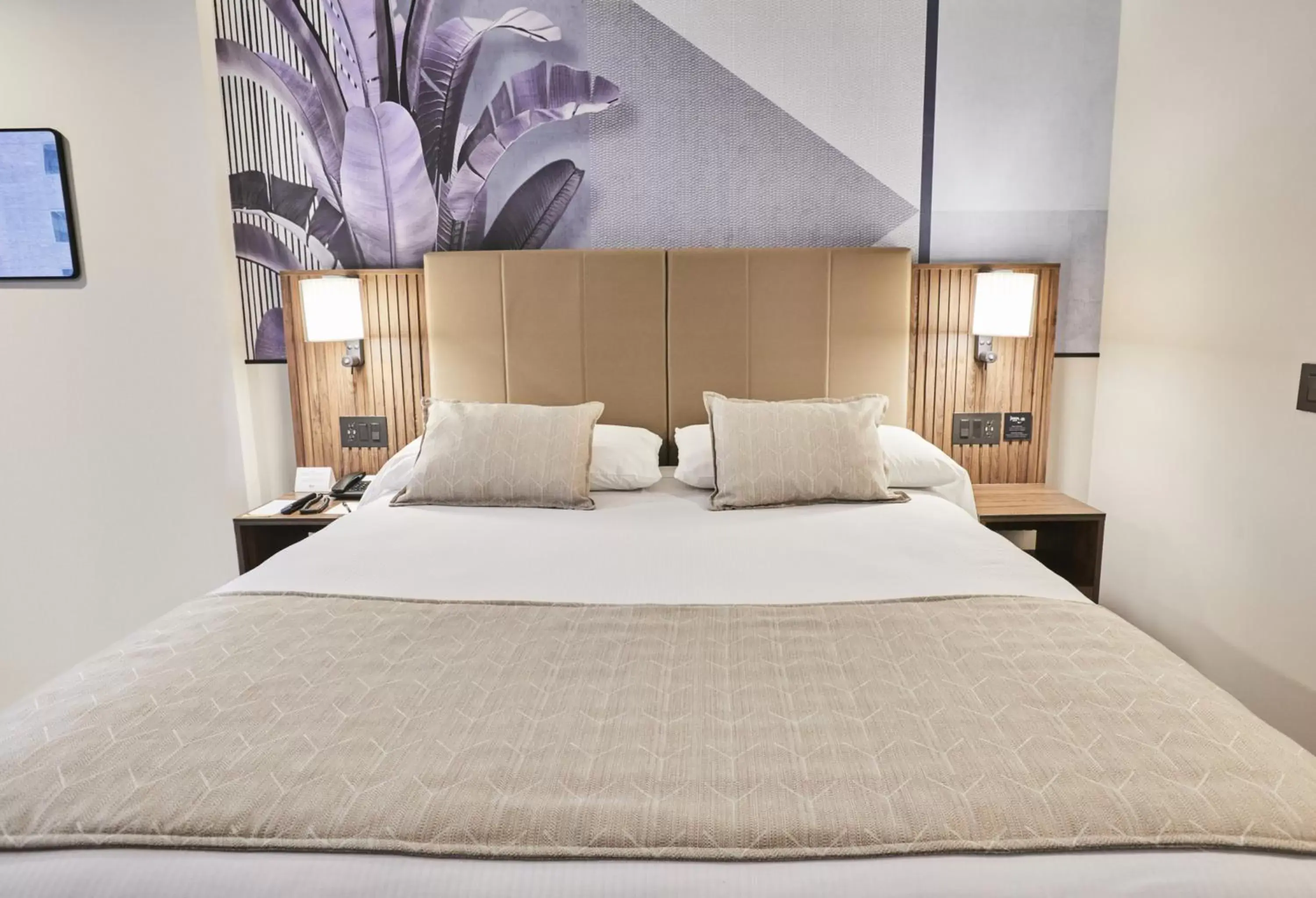 Deluxe King in Riu Plaza Manhattan Times Square Deluxe King in Riu Plaza Manhattan Times Square