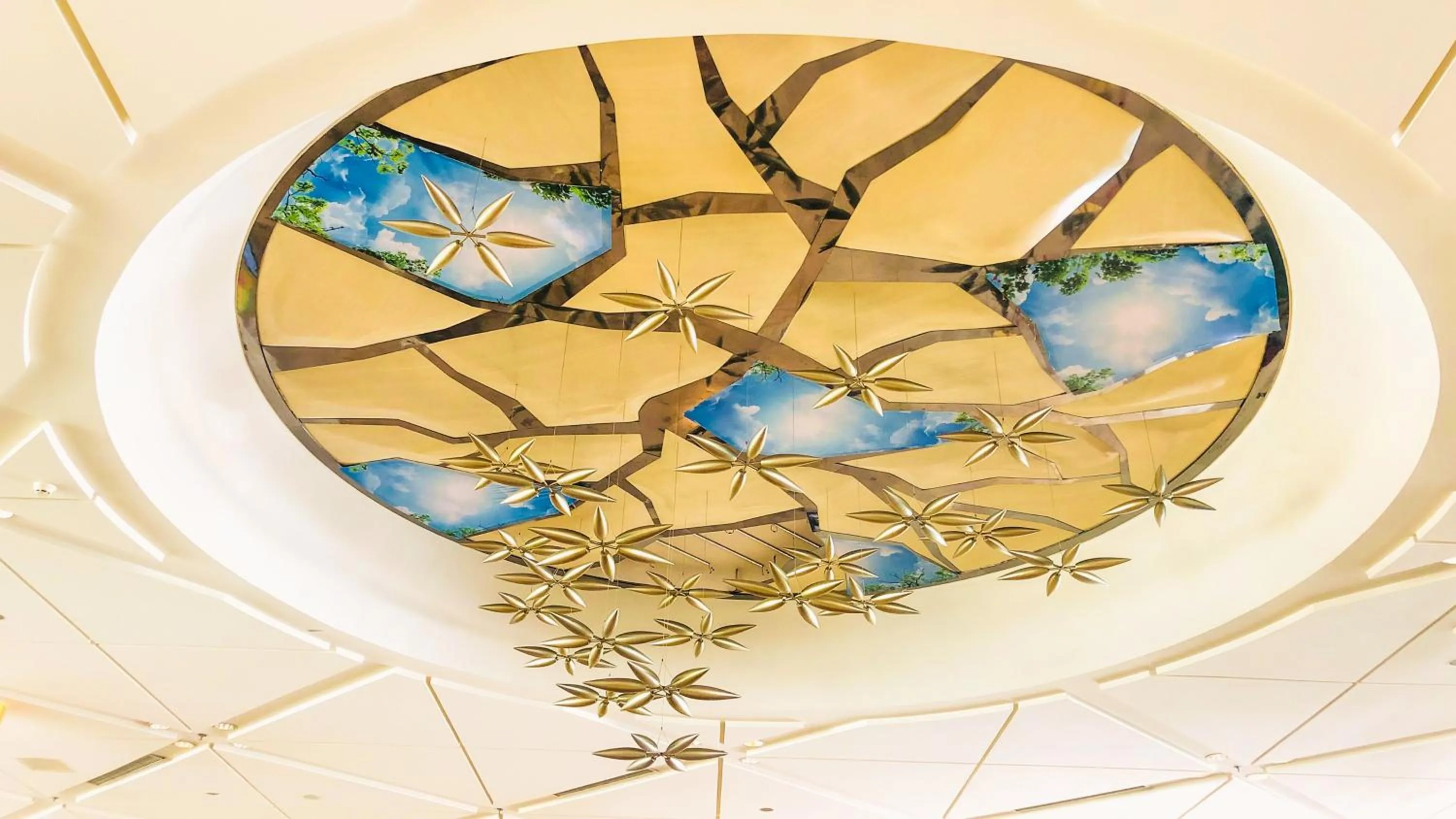 Lobby or reception in Holiday Inn Beijing Shijingshan Parkview by IHG