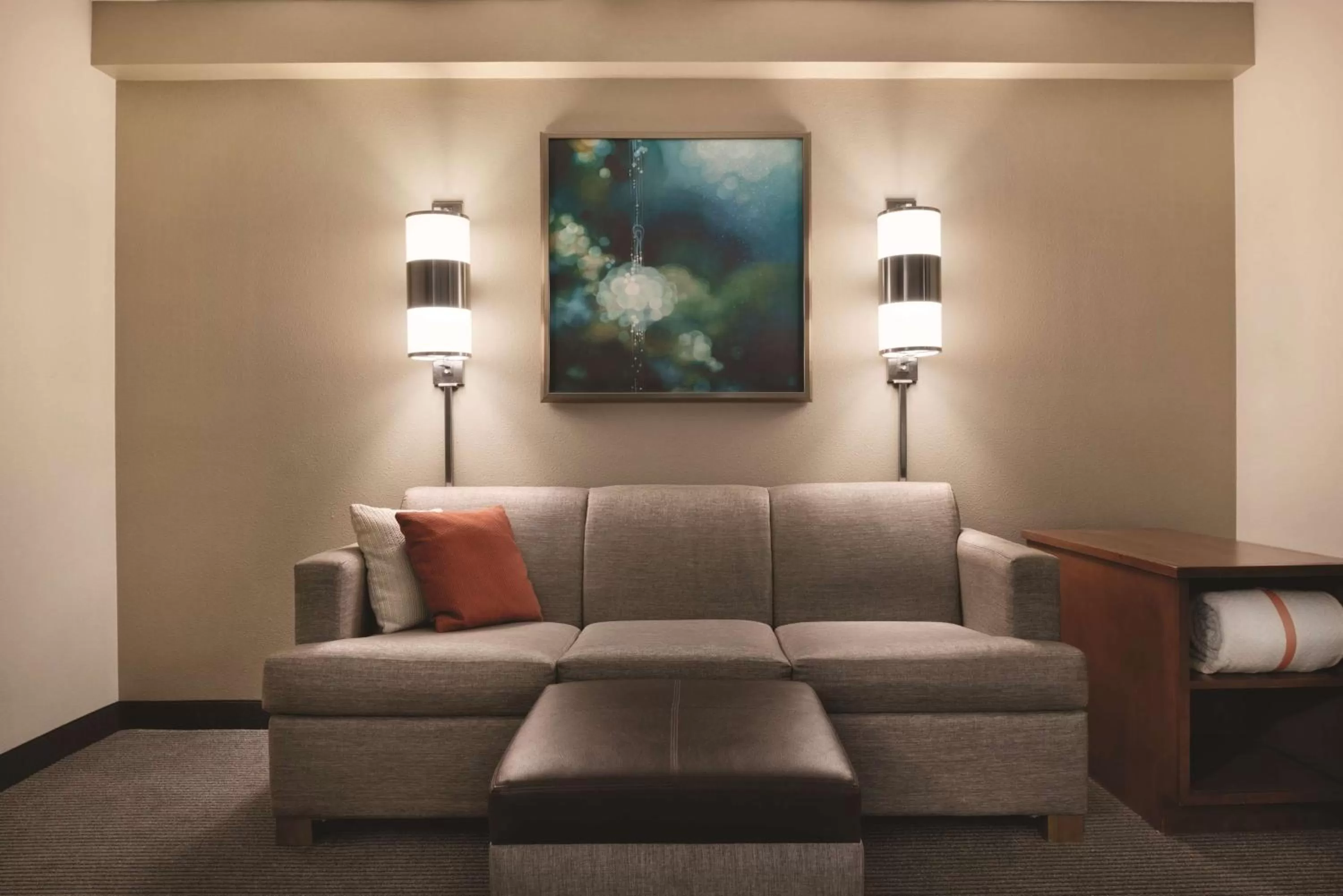 Photo of the whole room in Hyatt Place Chicago Hoffman Estates