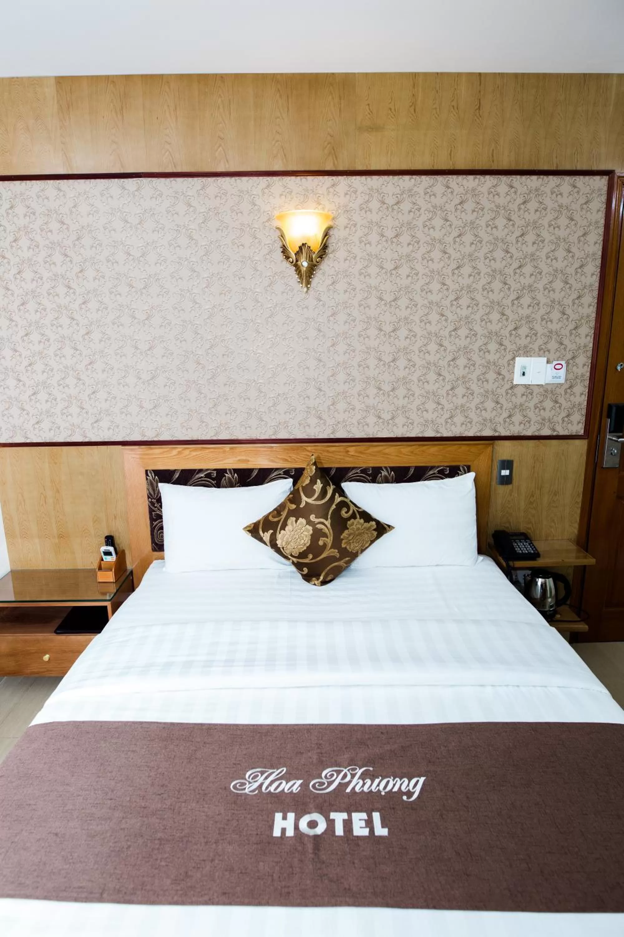 Bed in Hoa Phuong Hotel