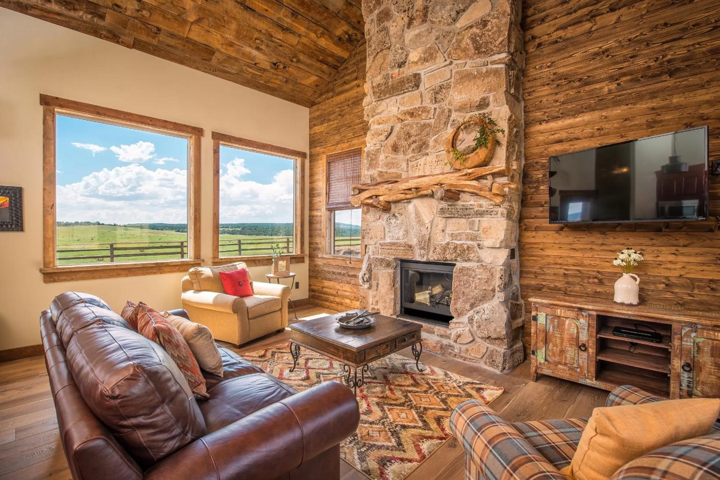 Living room in Zion Mountain Ranch