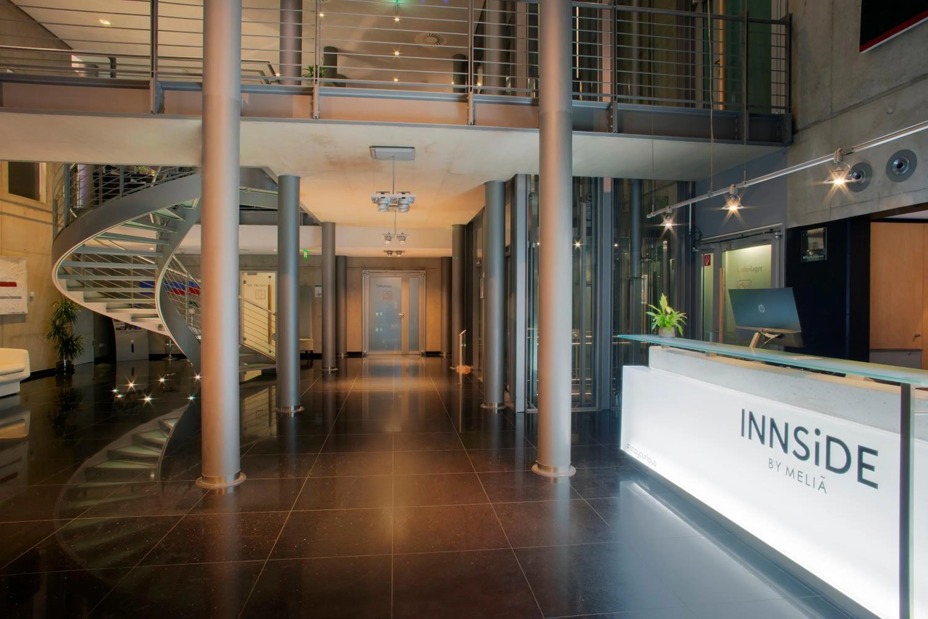 Lobby or reception in FOUR Munich Neue Messe