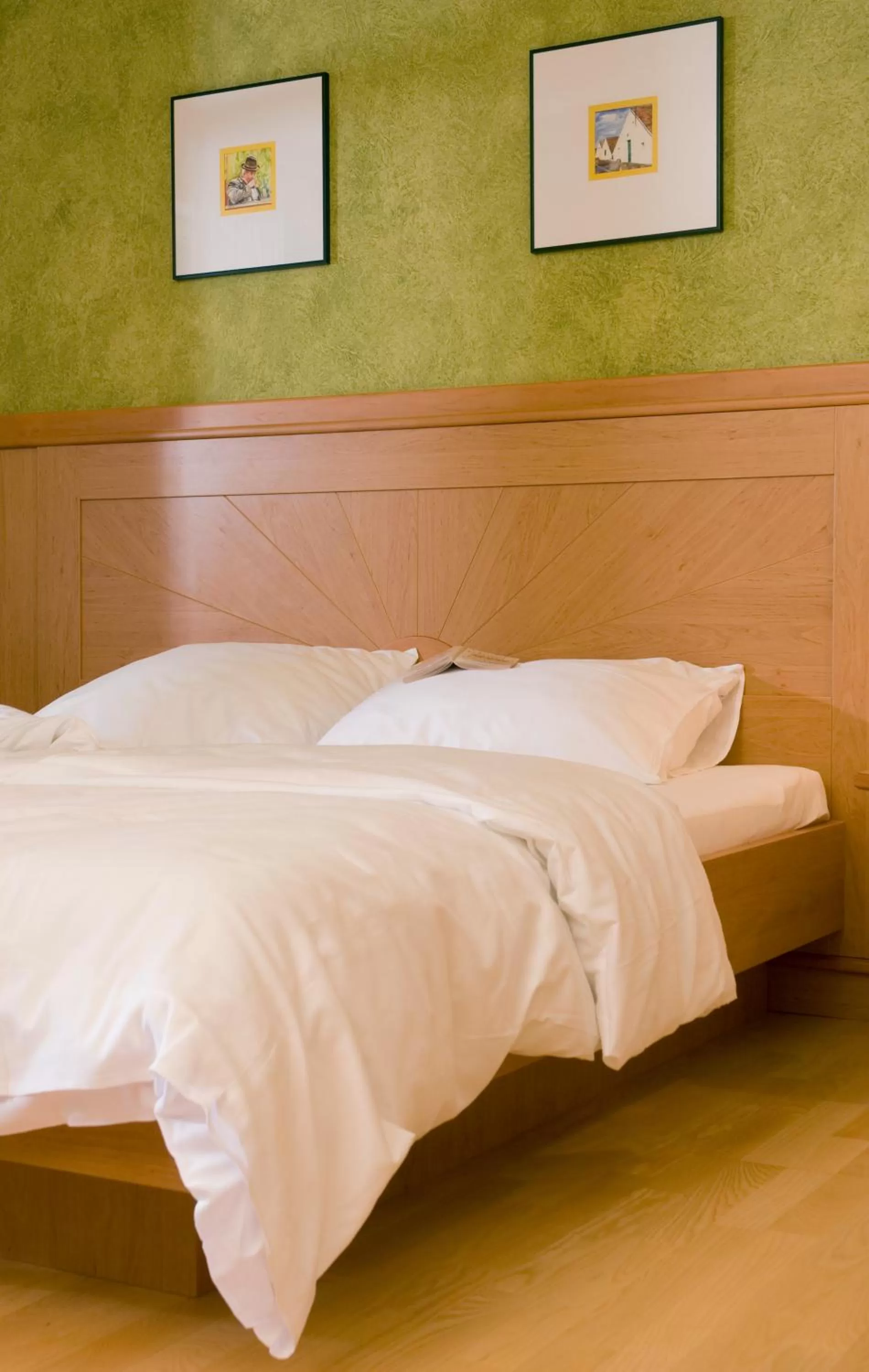 Bed in Hotel Neustifter