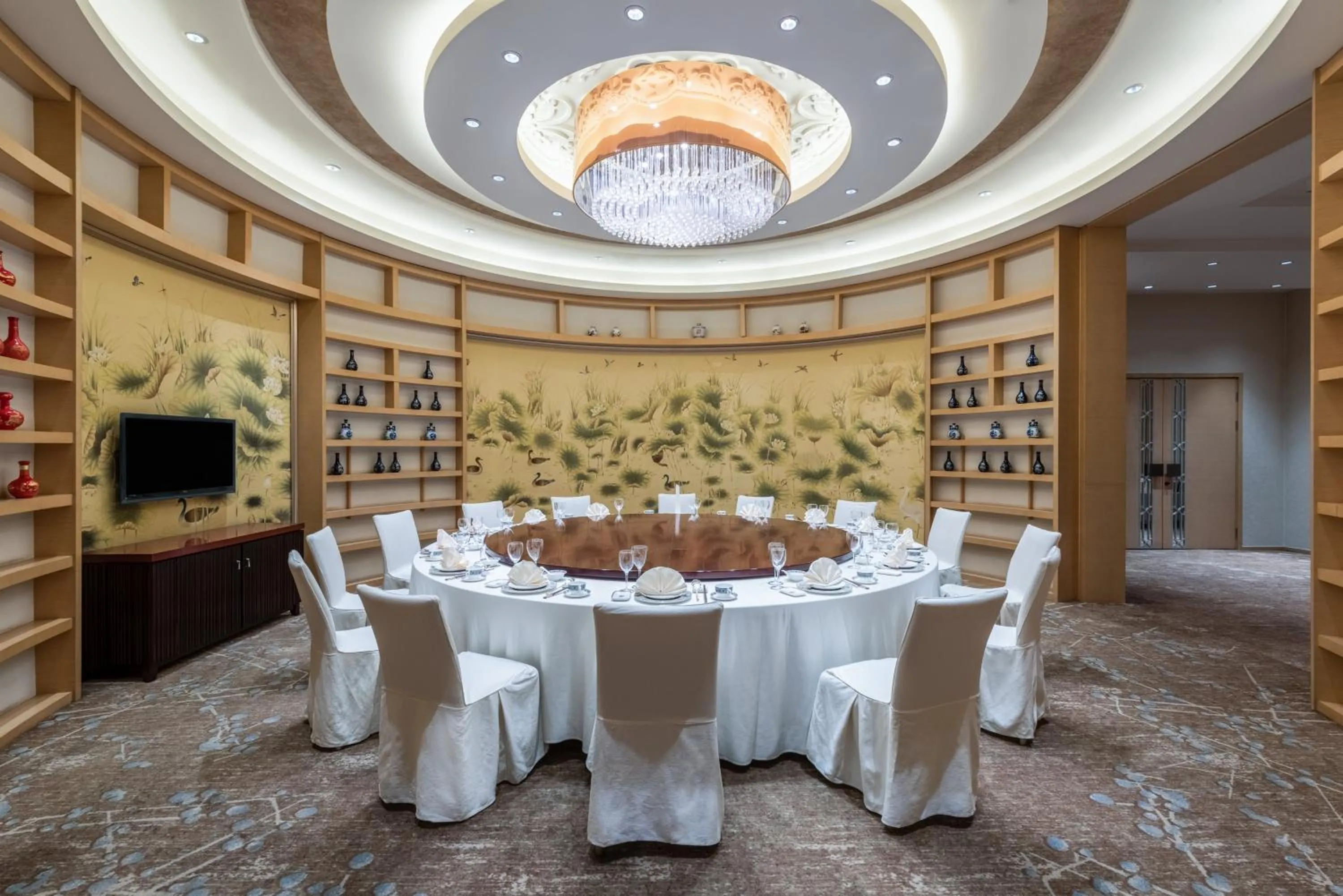 Restaurant/places to eat in Holiday Inn Beijing Shijingshan Parkview by IHG