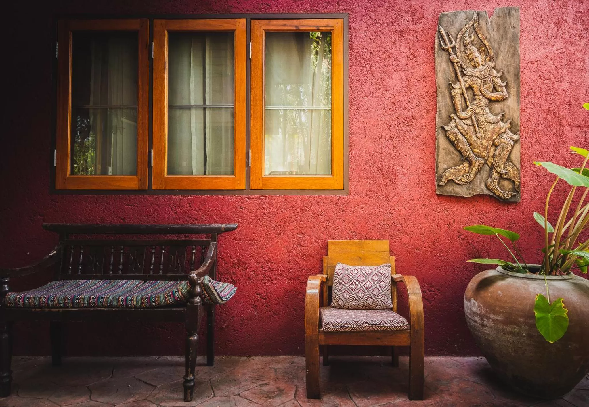 Facade/entrance in Joy's House & Tour