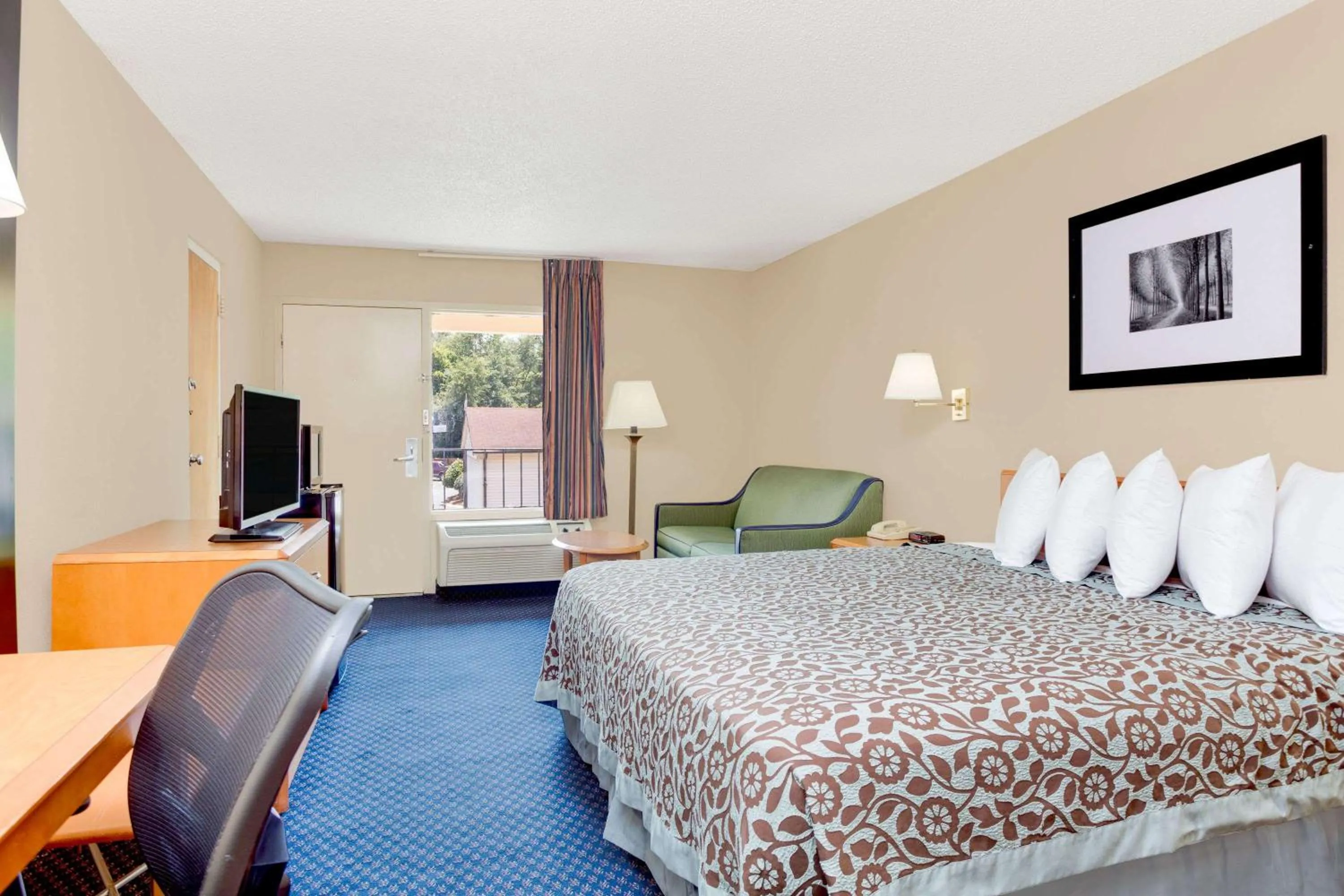 Photo of the whole room, Bed in Days Inn by Wyndham Downtown Aiken