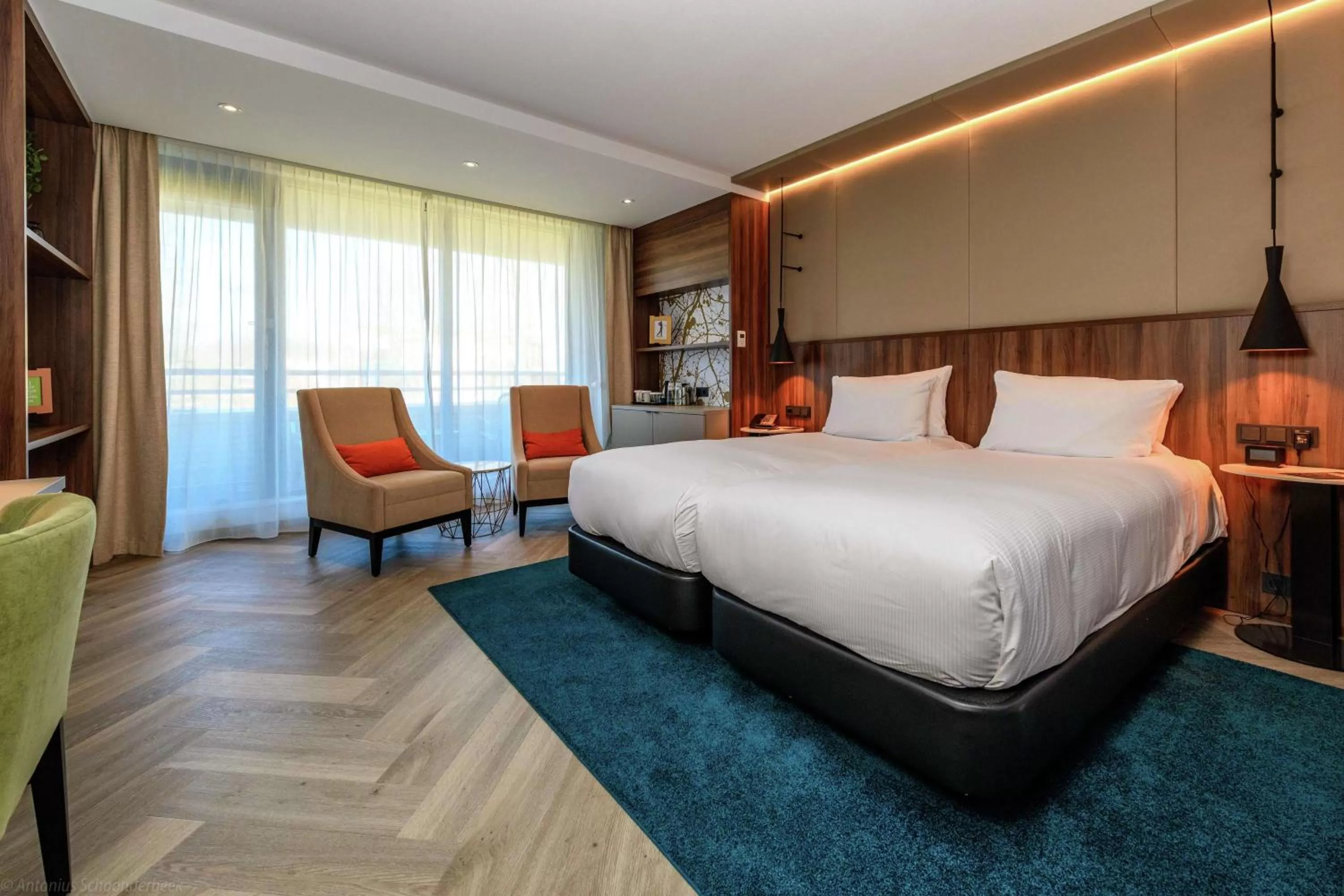 Living room, Bed in DoubleTree by Hilton Royal Parc Soestduinen