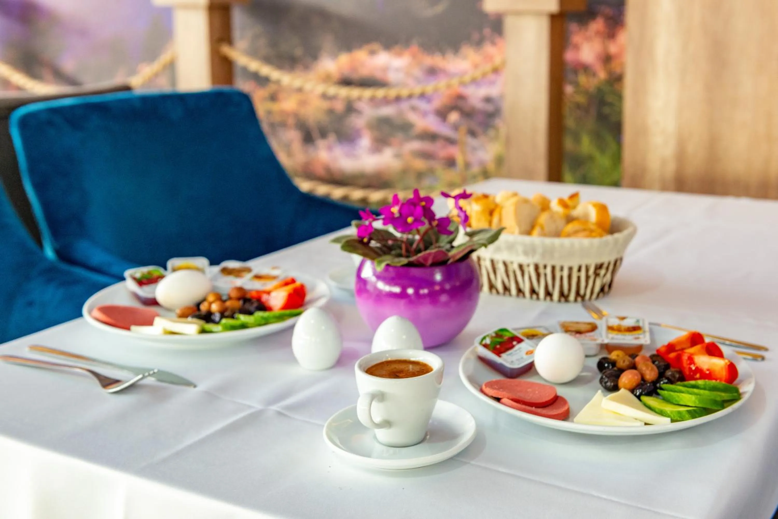 Breakfast in Linda Expo Palace