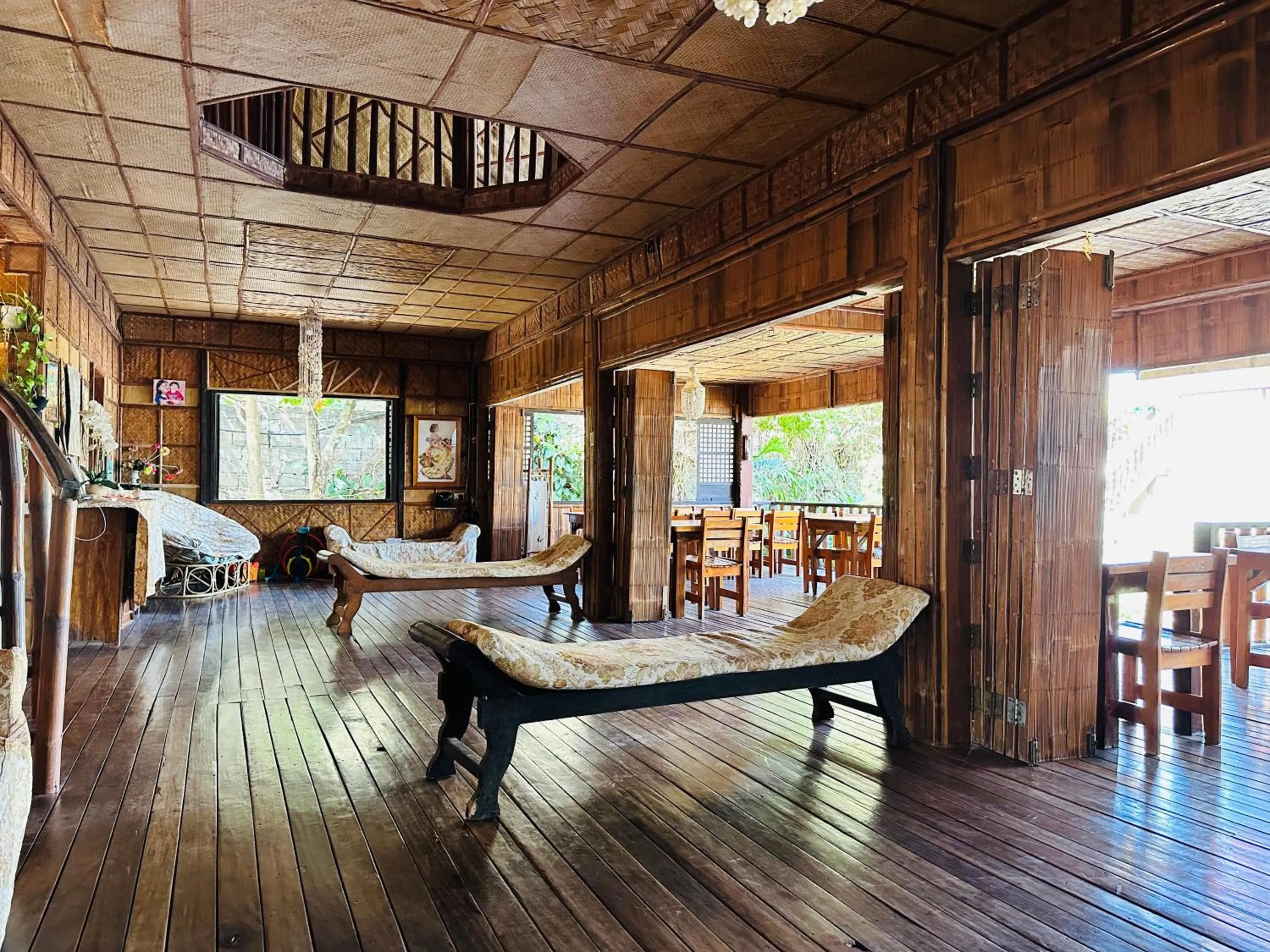 Bamboo House Beach Lodge & Restaurant