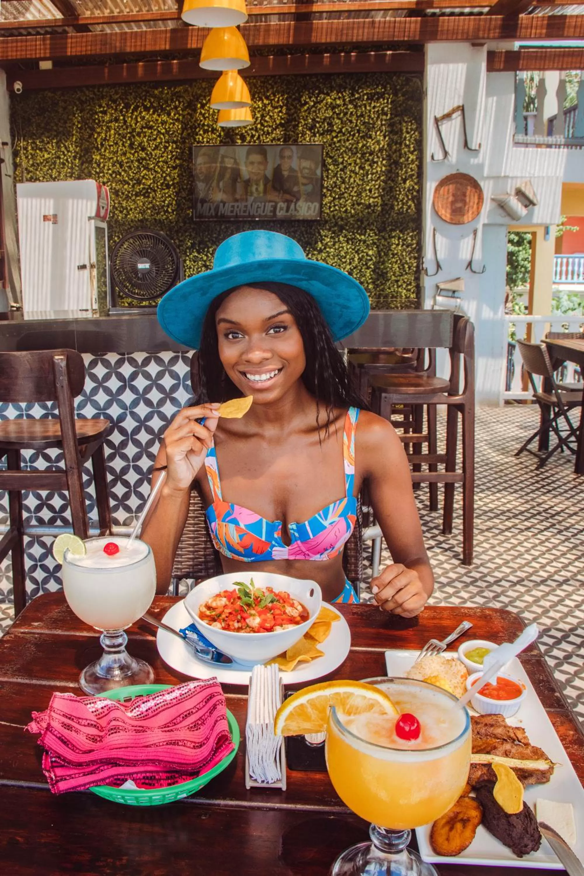 People in Hotel Casona de La Isla