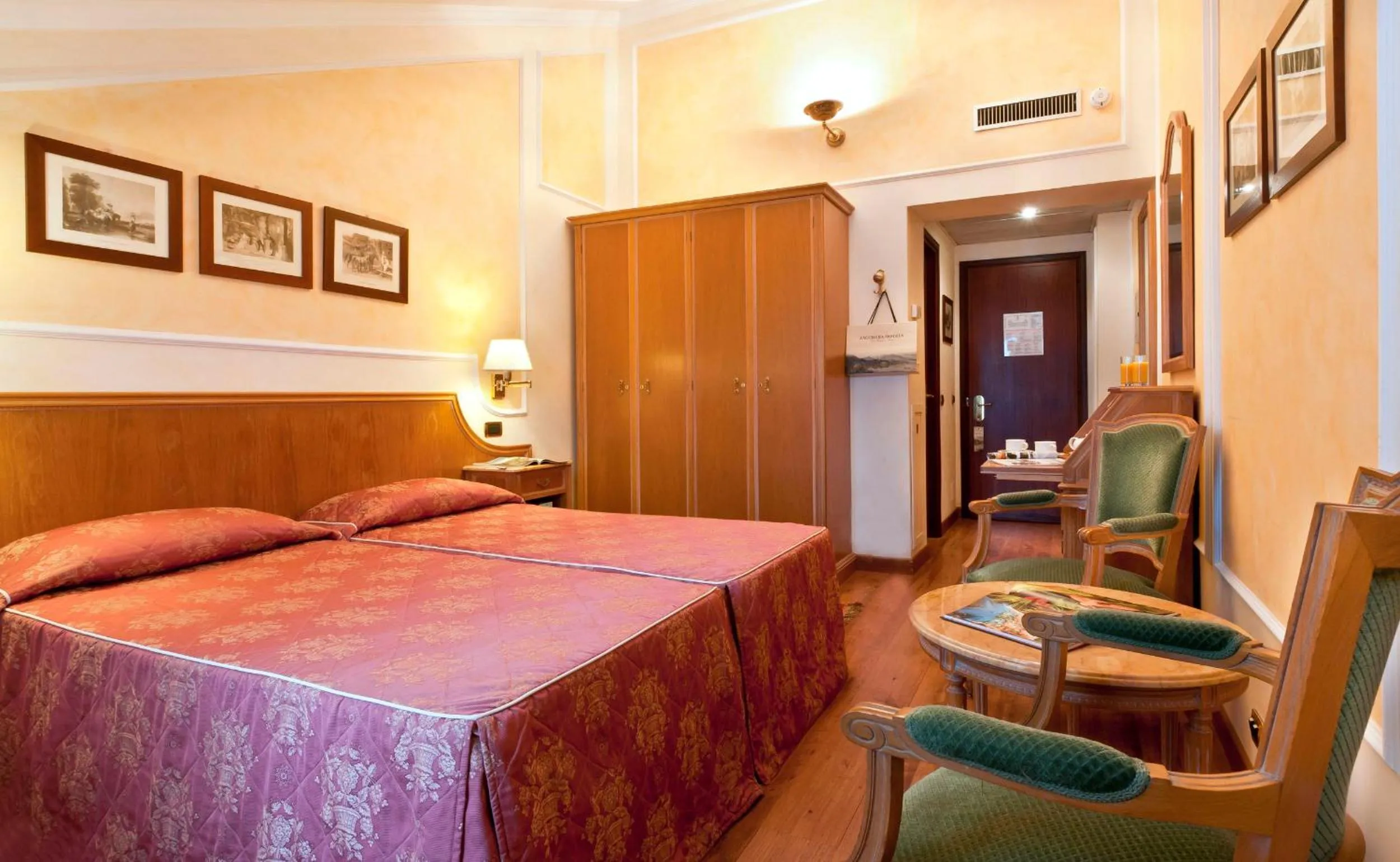 Photo of the whole room, Bed in Grand Hotel Dino