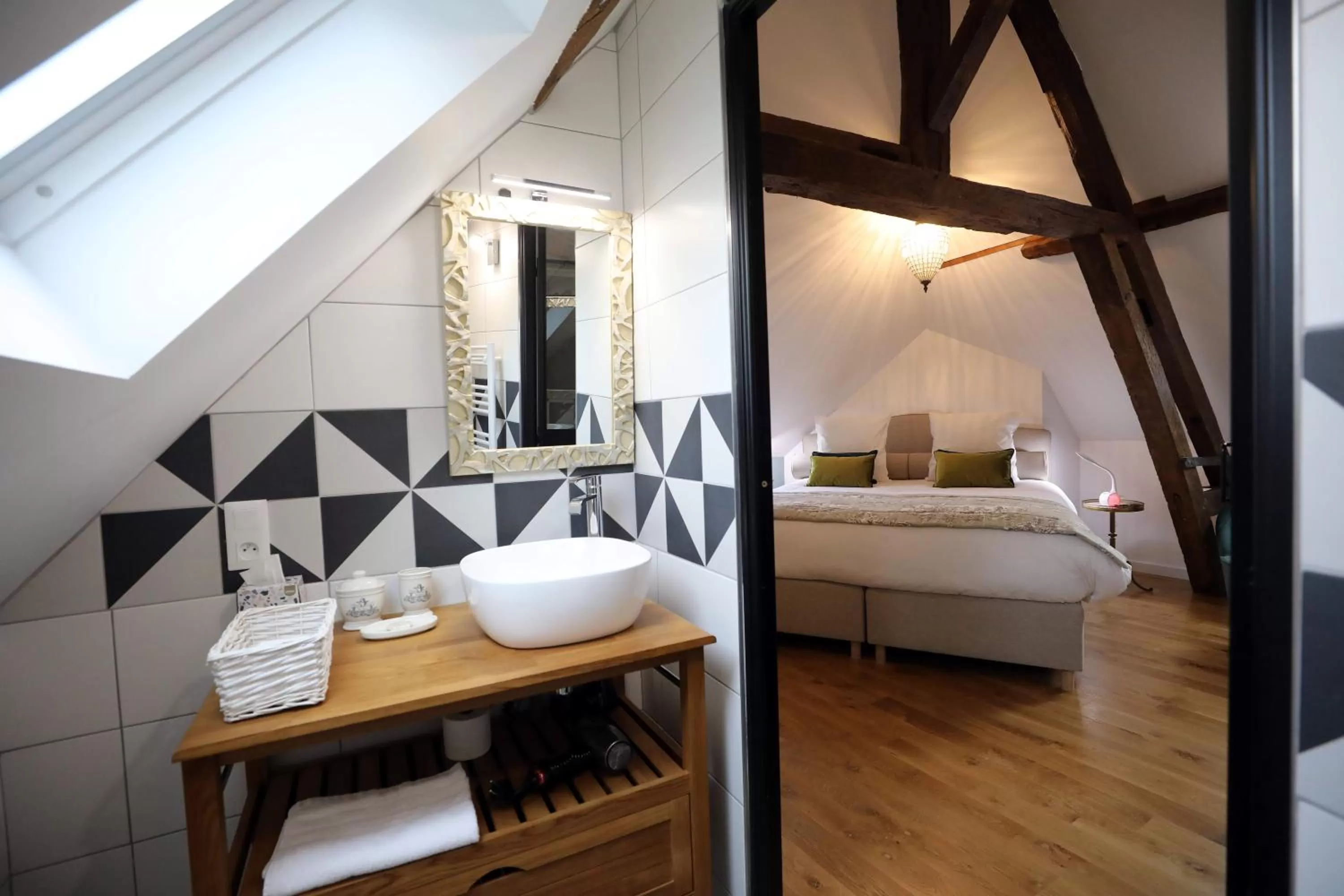 Bed in Au Jeu de Paume