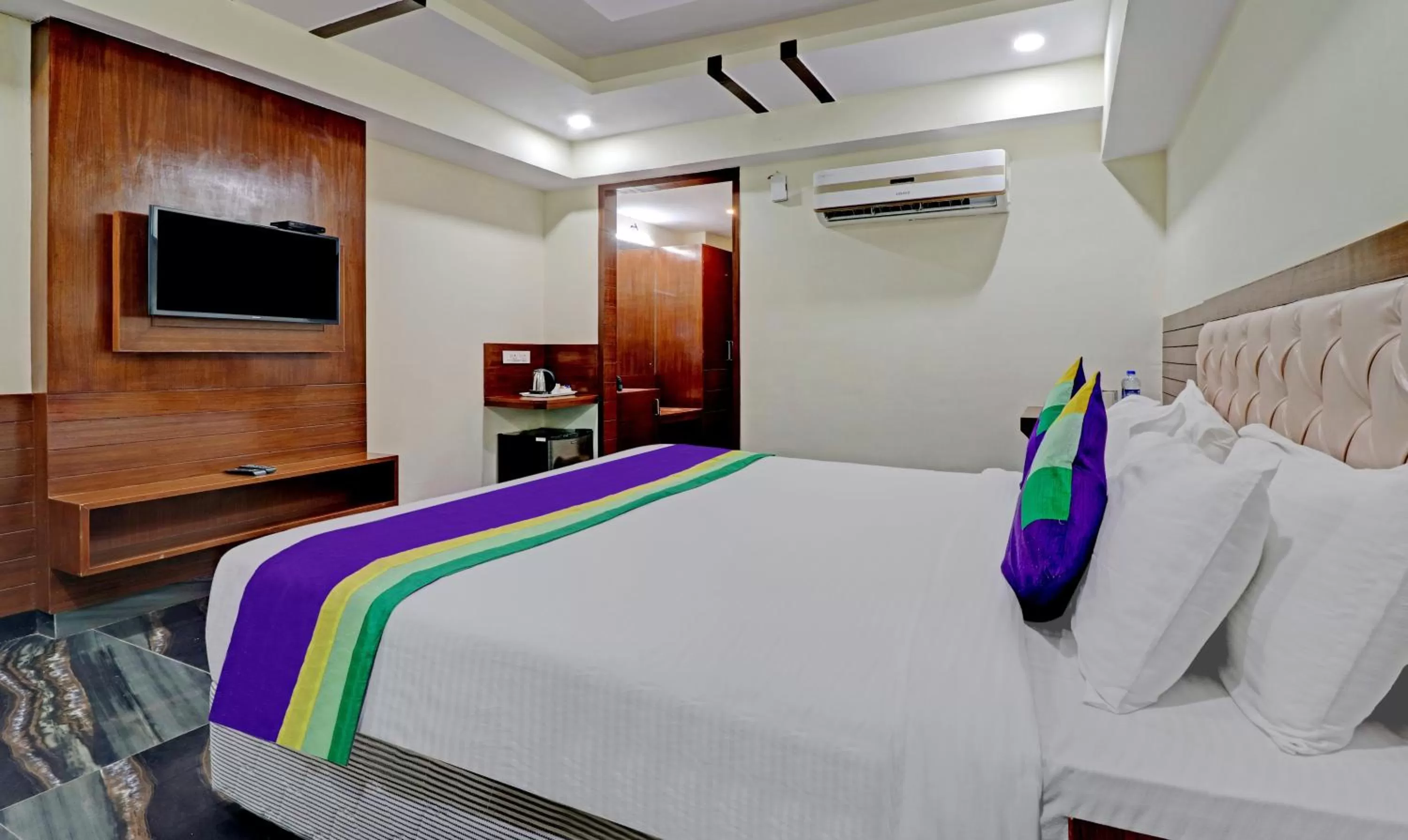 Bed in Treebo Tryst Pearl Avenue Ring Road