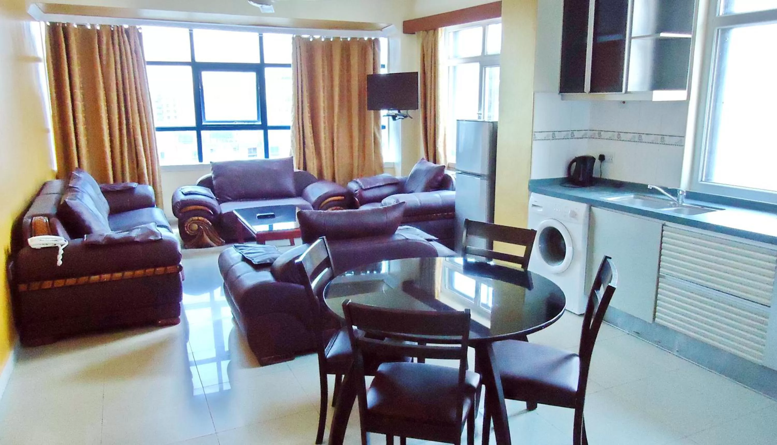 Living room in Rainbow Hotel