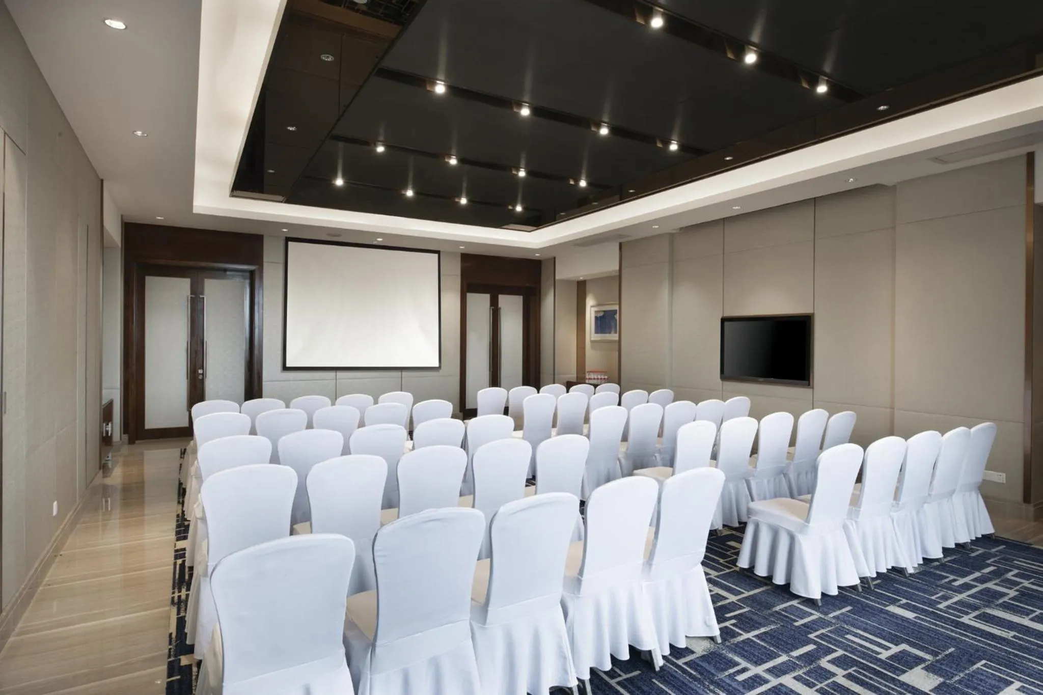 Meeting/conference room in Crowne Plaza Nanchang Riverside, an IHG Hotel