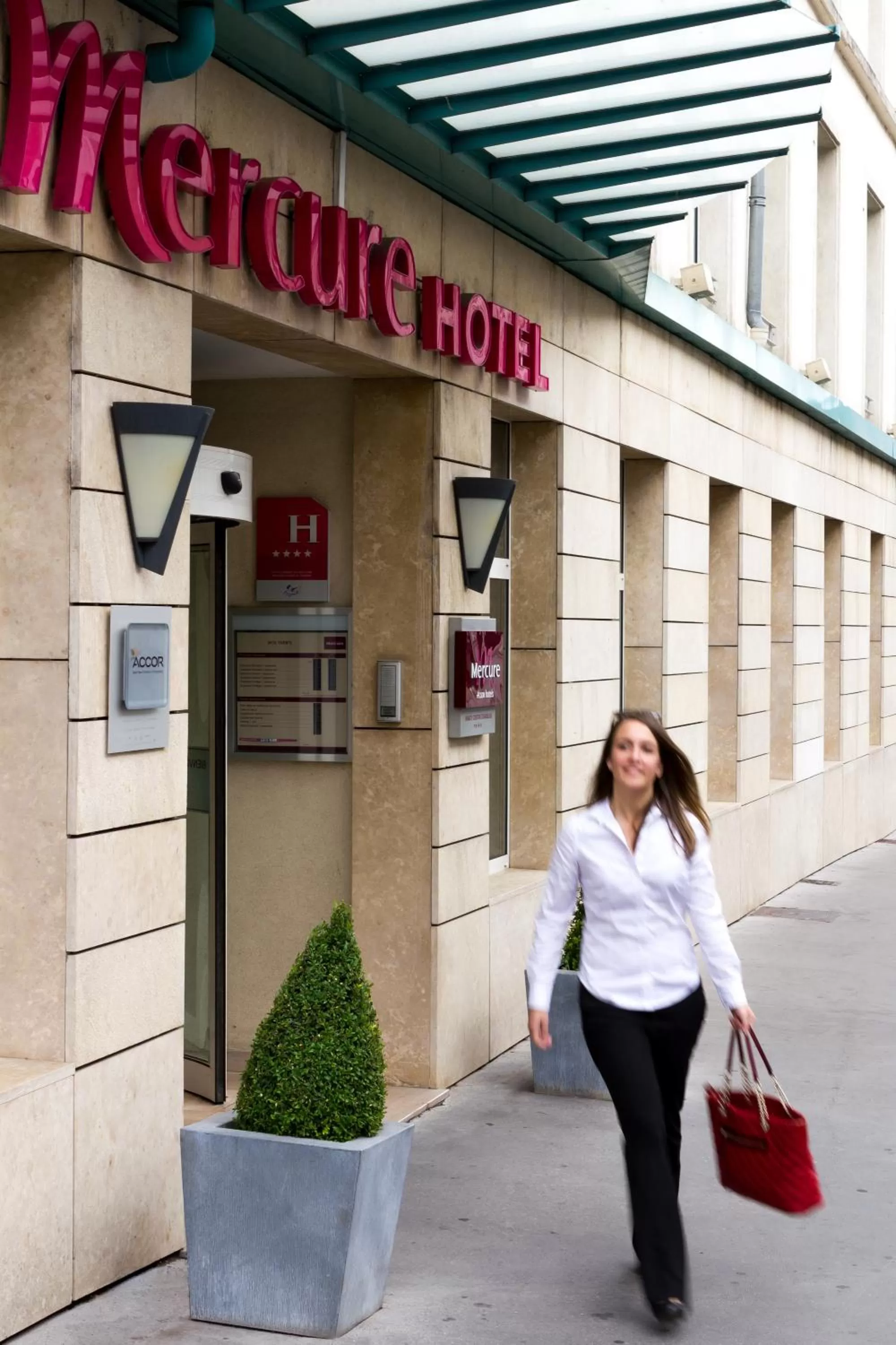 Facade/entrance in Mercure Nancy Centre Place Stanislas