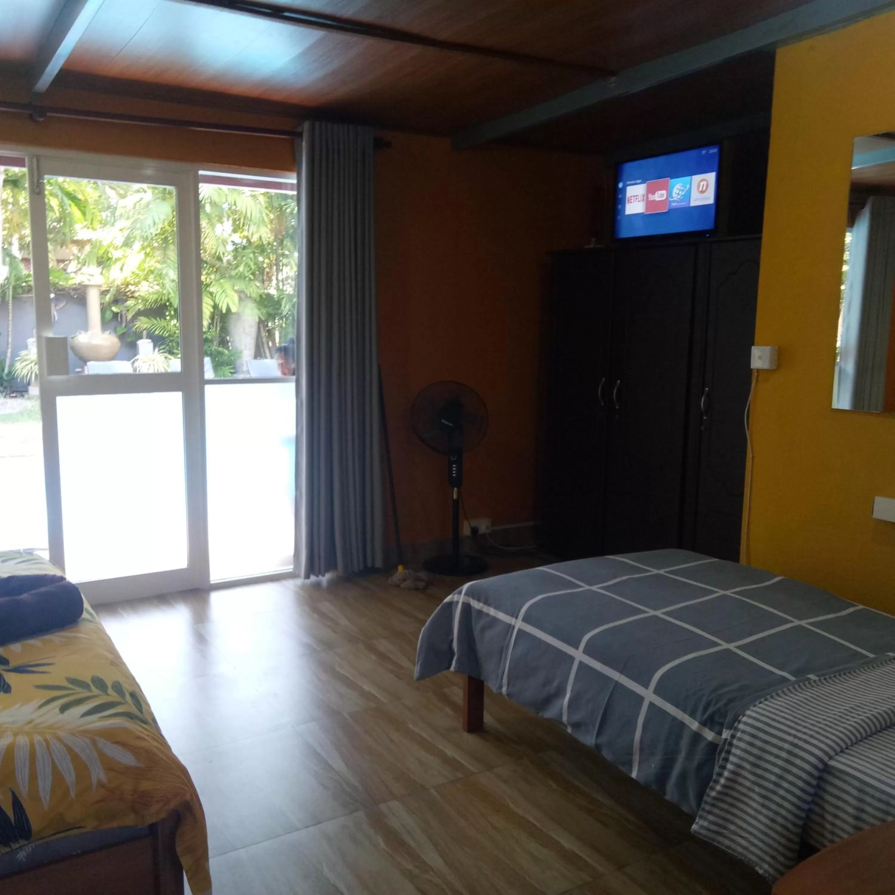 TV and multimedia, Bed in Palms Villa