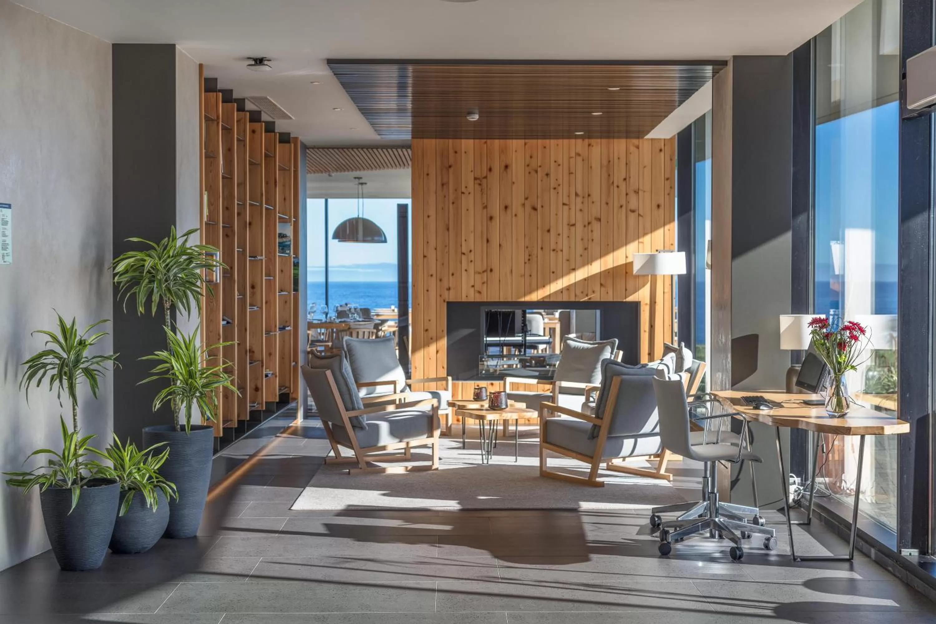 Library in Pedras do Mar Resort & Spa