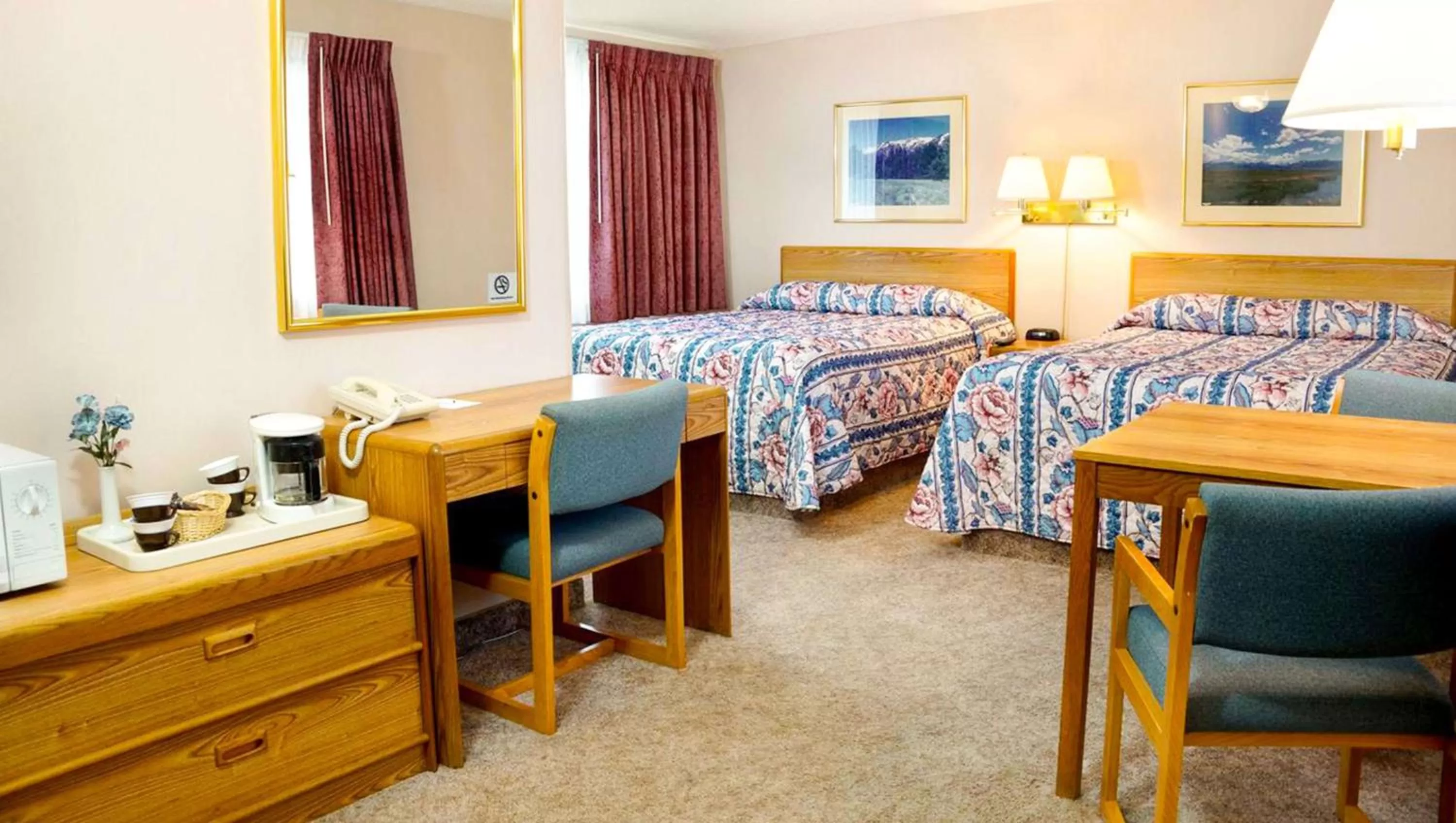 Photo of the whole room, Bed in Ruby Inn Bridgeport