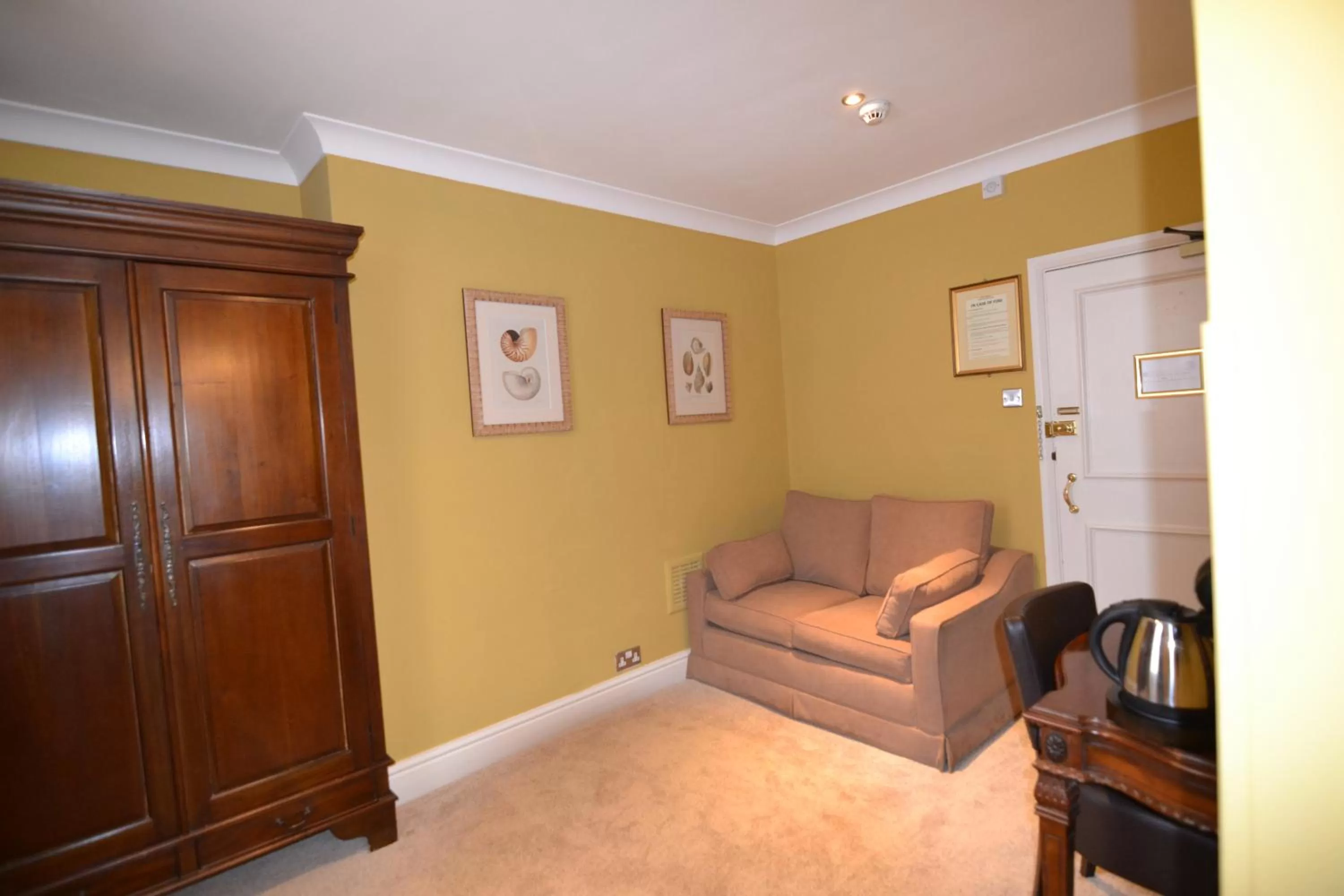 Angel and Royal Hotel