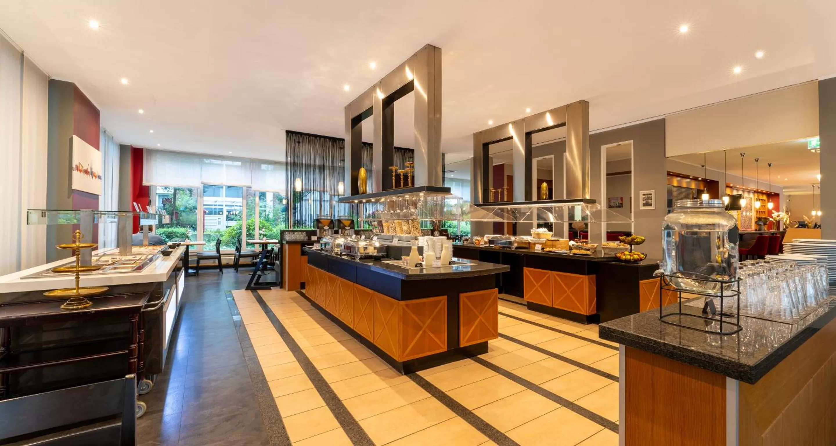 Buffet breakfast in PLAZA Premium Köln