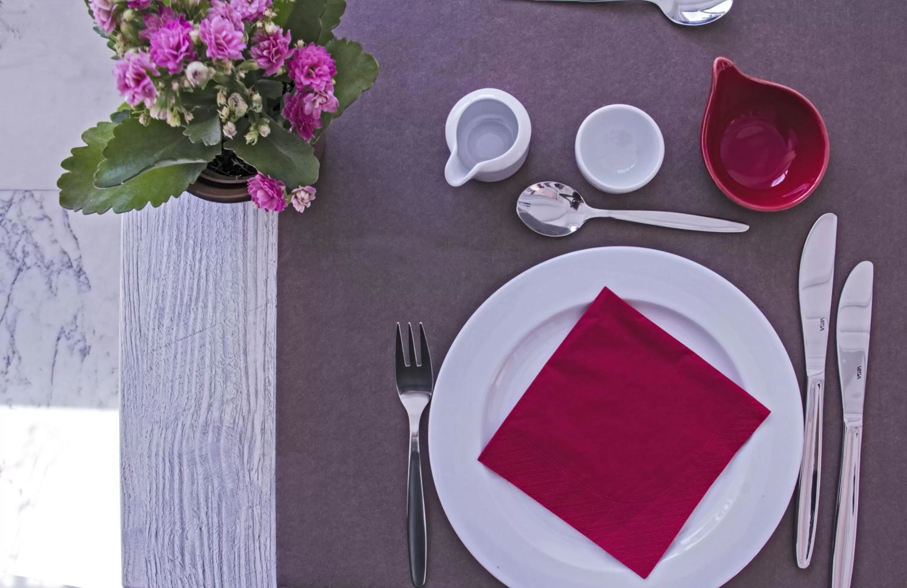 Restaurant/Places to Eat in Domus Raffaello