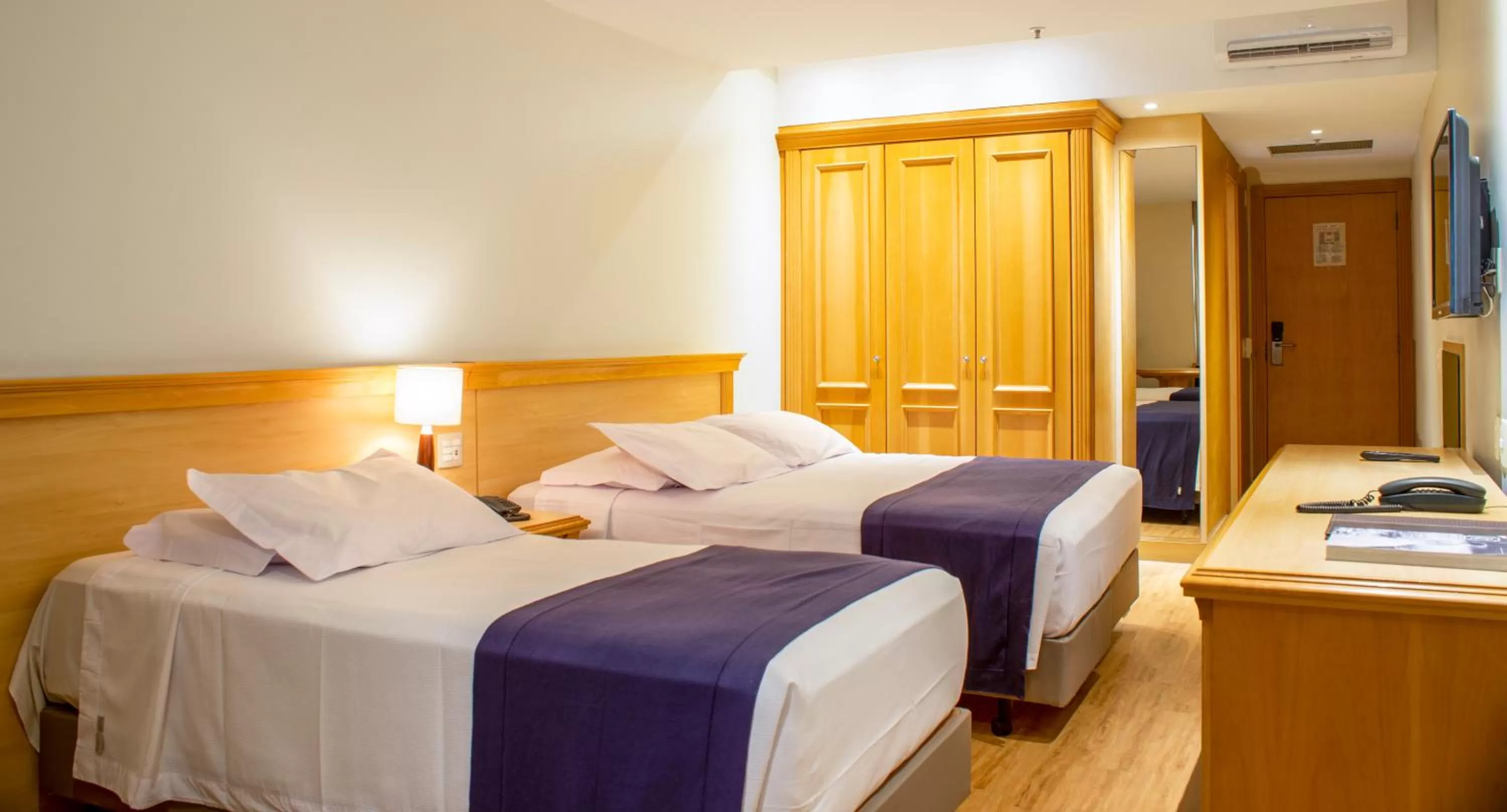 Photo of the whole room, Bed in Mar Palace Copacabana Hotel