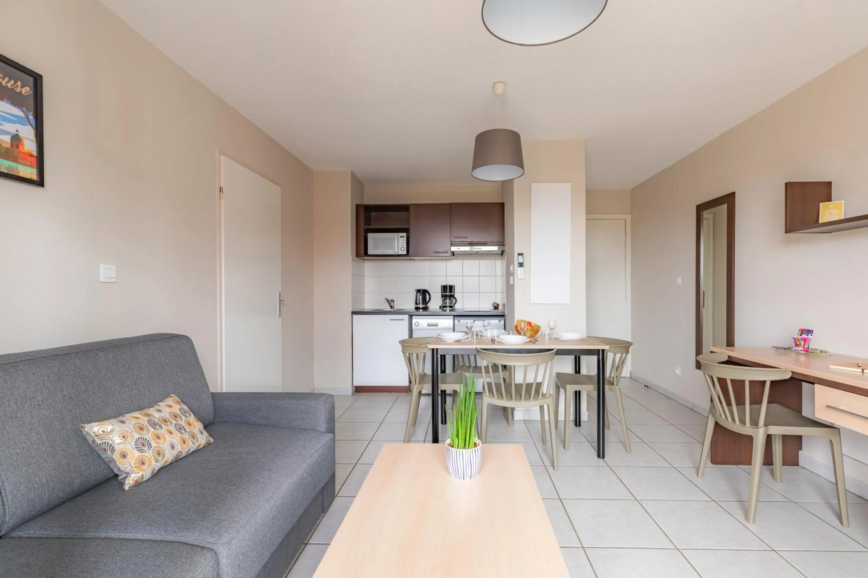 Kitchen or kitchenette in Appart'City Classic Toulouse Colomiers