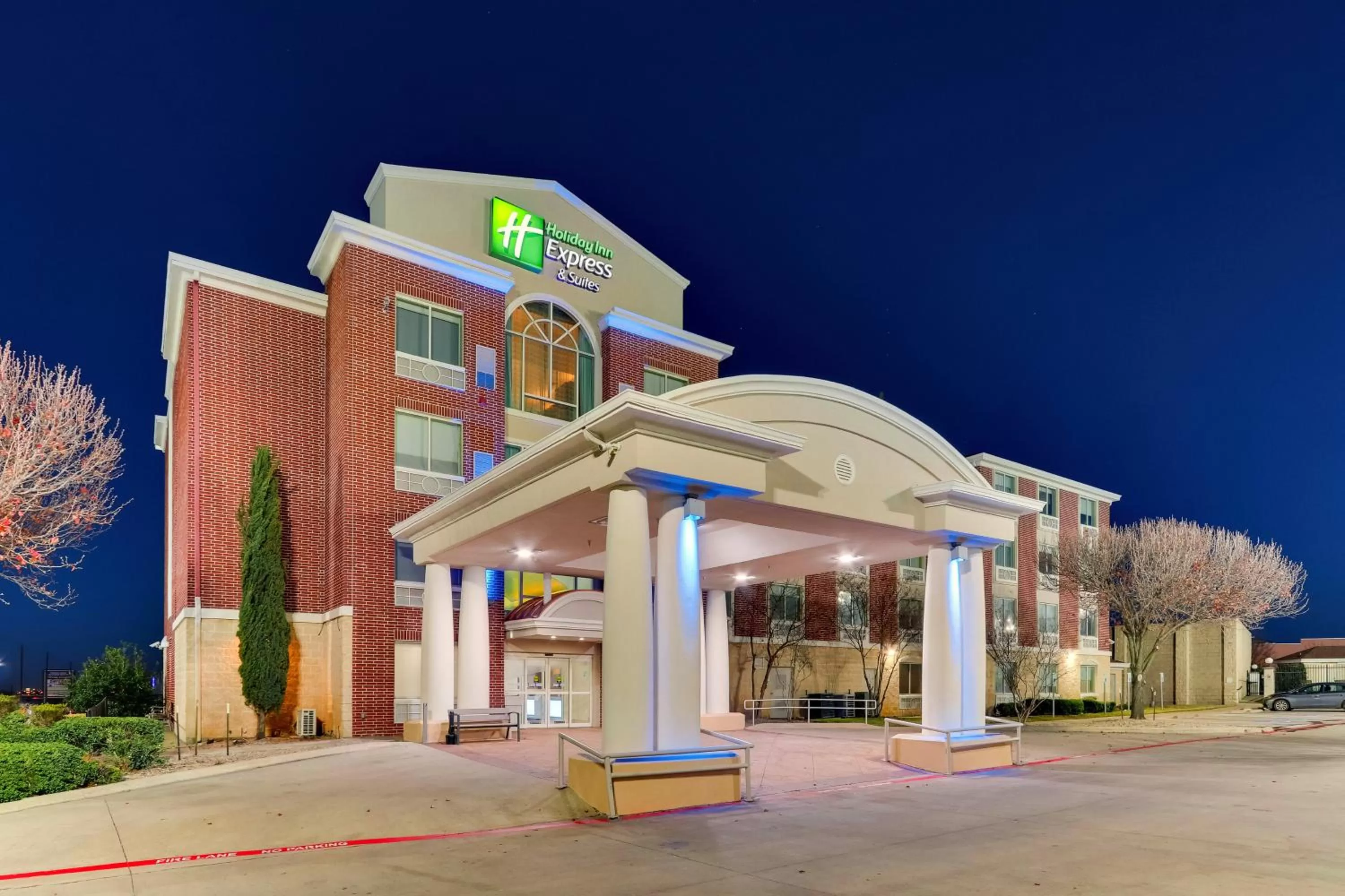 Property building in Holiday Inn Express Lake Worth NW Loop 820 by IHG