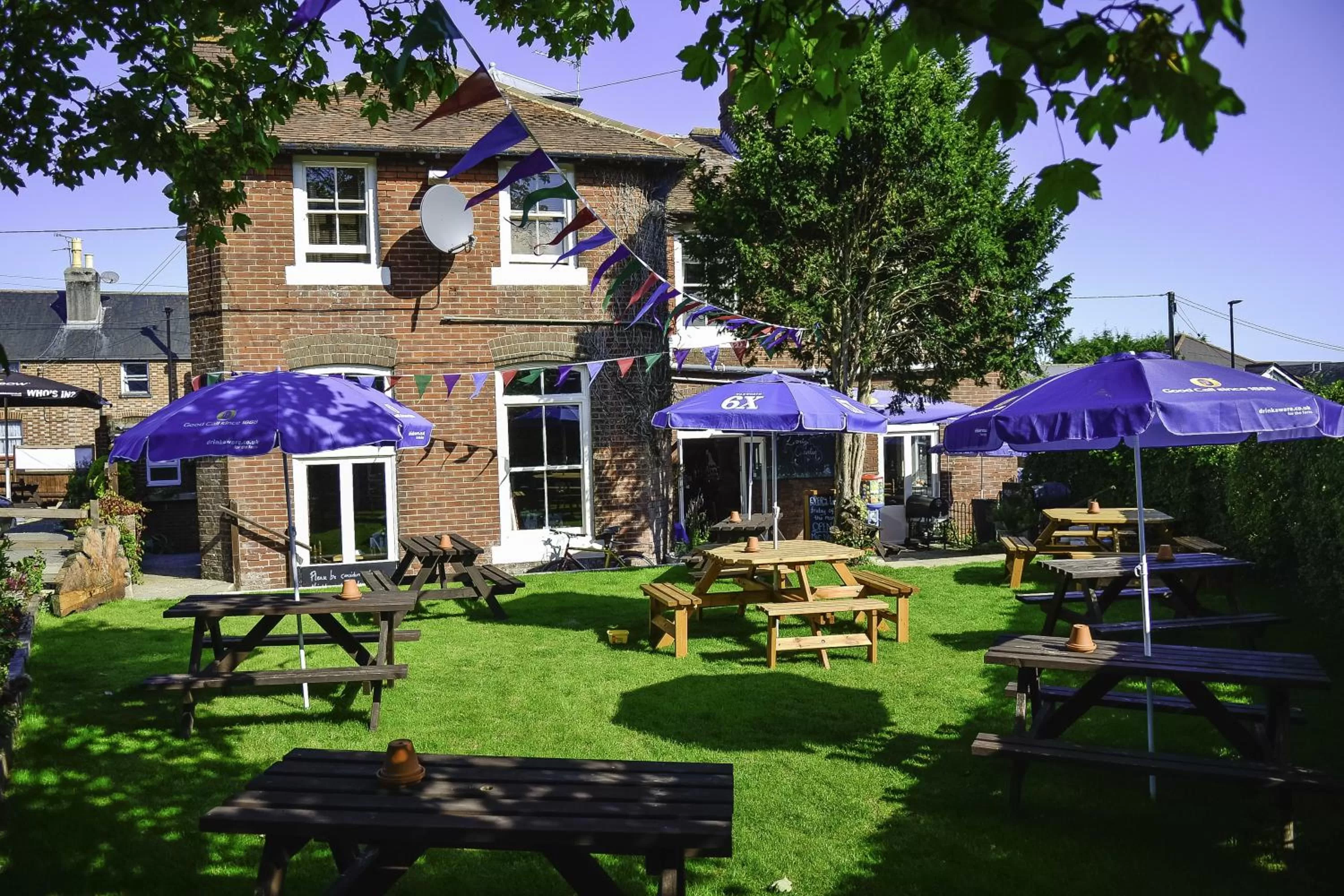 Property building in Waverley Inn