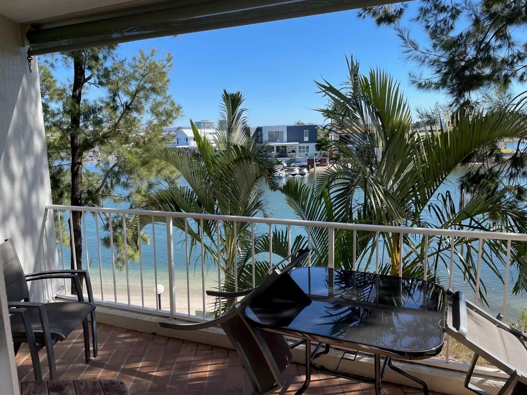 Spring in Pelican Cove Waterfront Apartment
