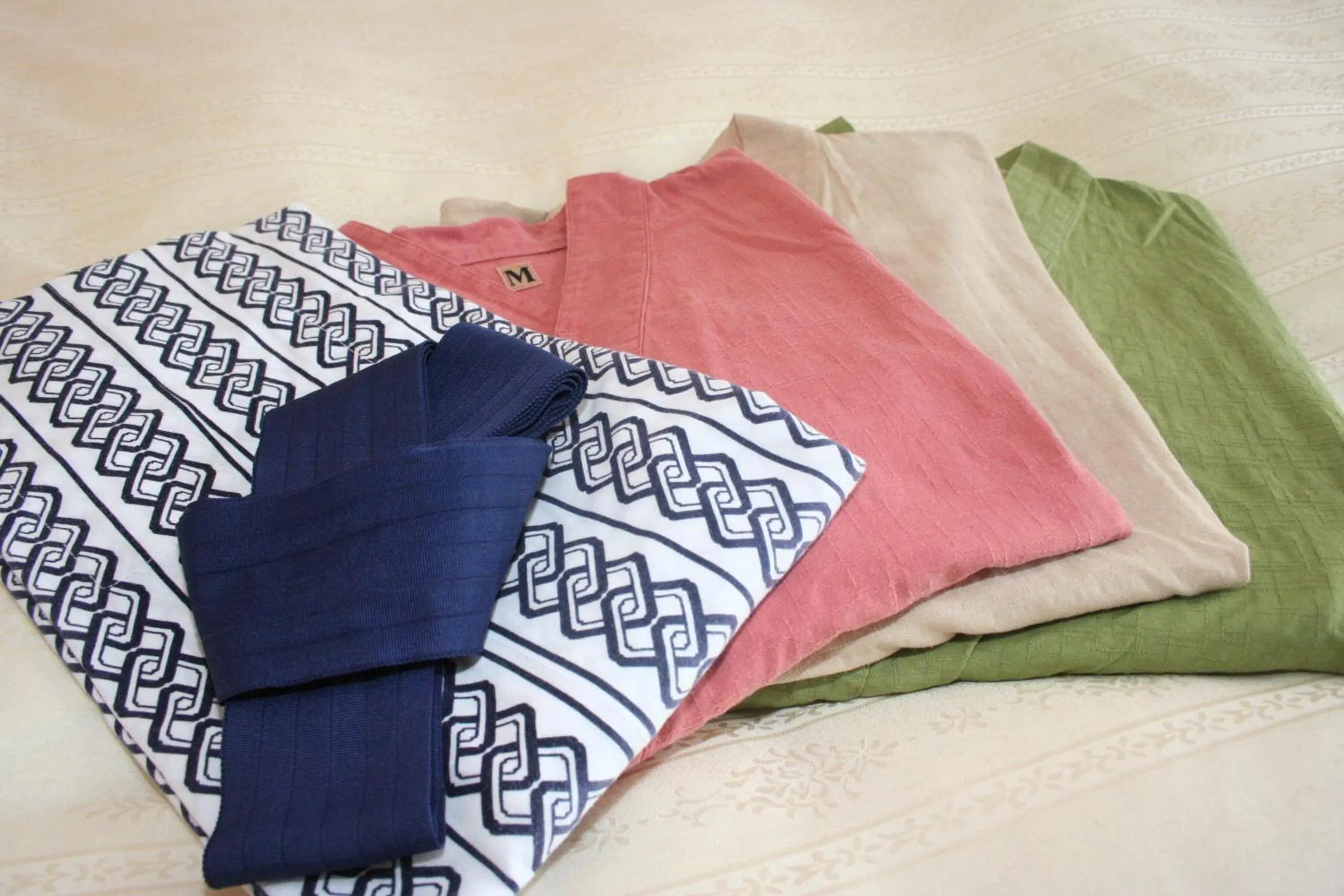 Bed in Annex Royal Hotel