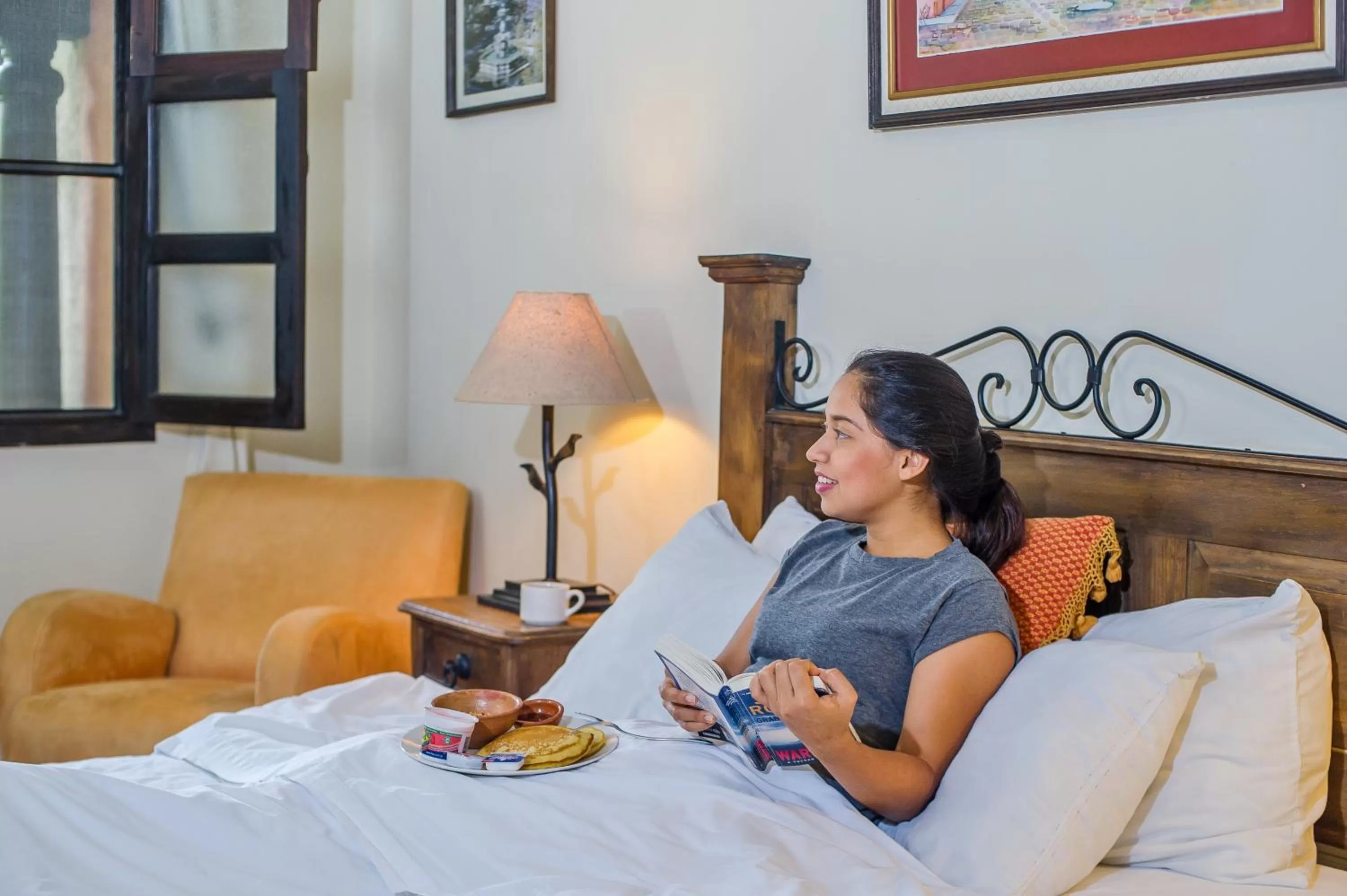 Food and drinks, Bed in Hotel Meson del Valle by AHS