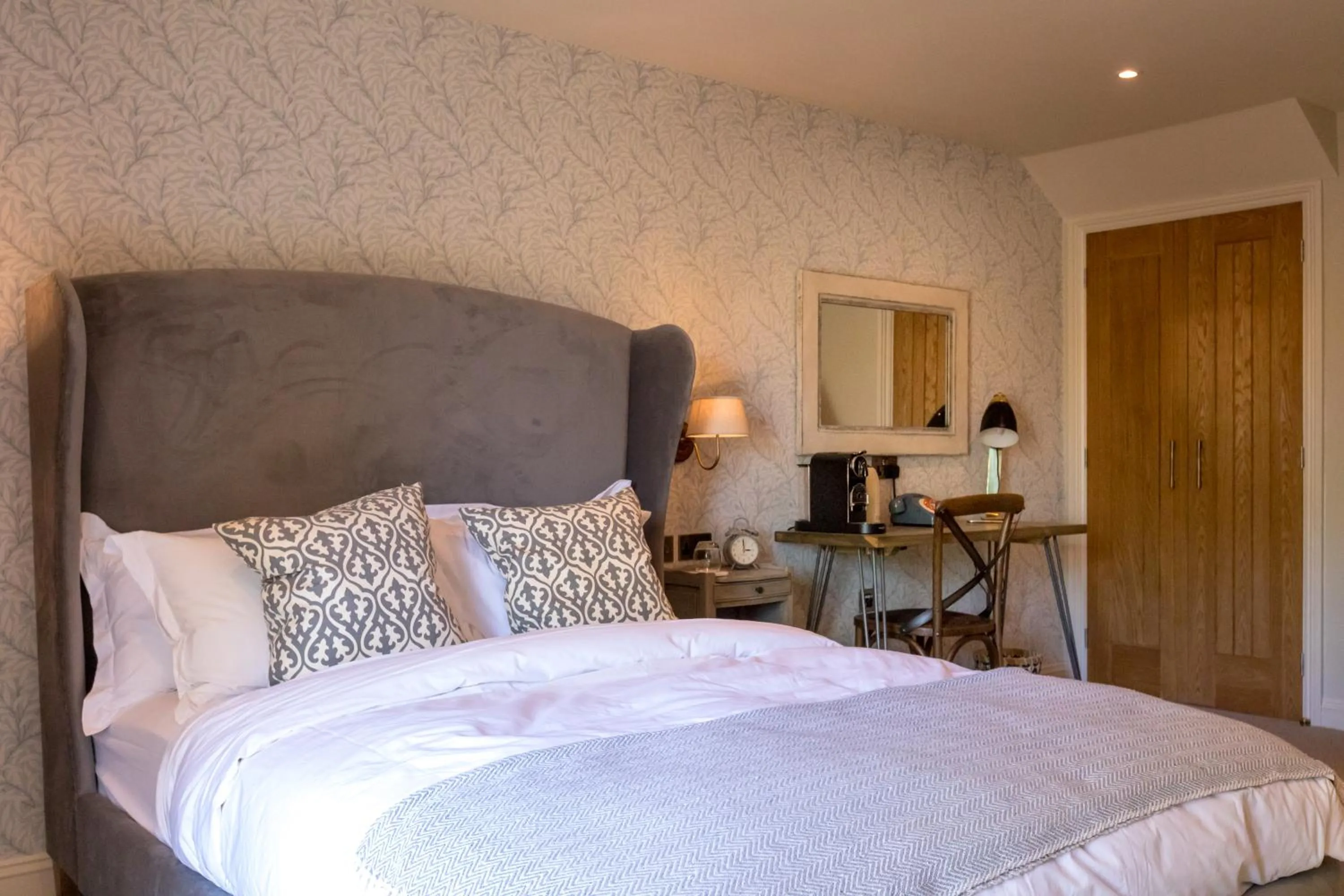 Bedroom, Bed in The Lion Bicester