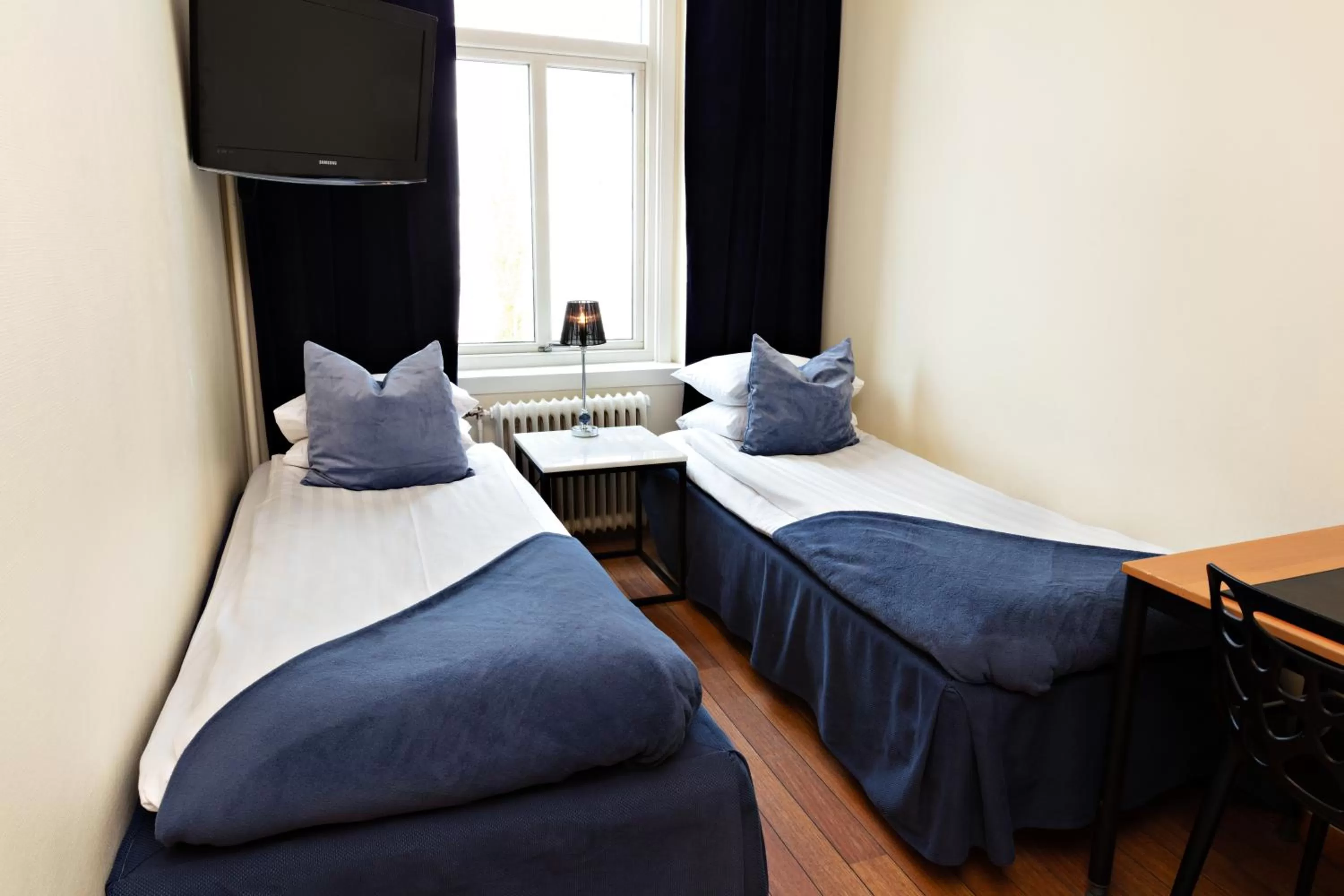 Bed in Center Hotel - Sure Hotel by Best Western