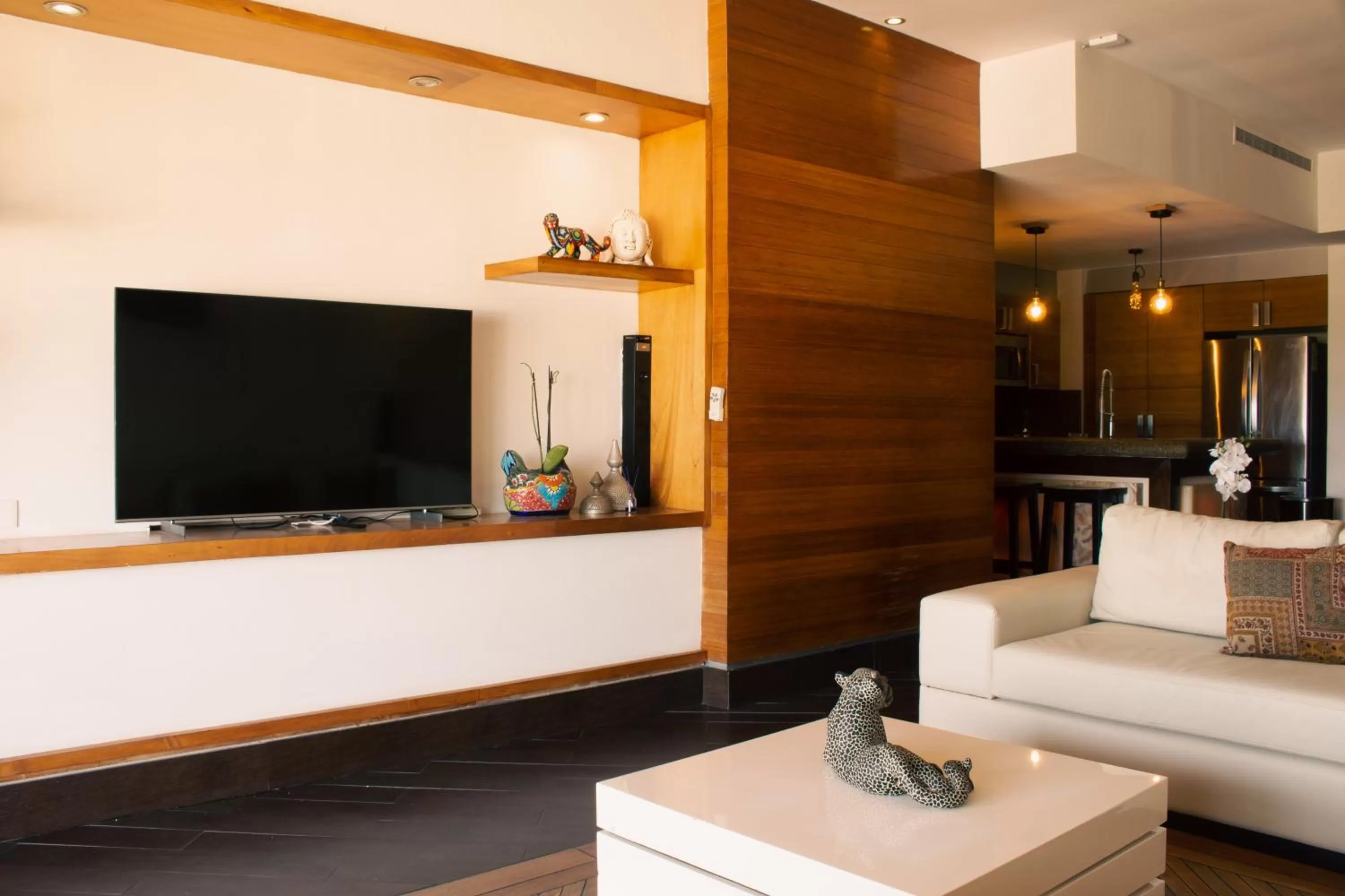 TV/Entertainment Center in Aldea Thai