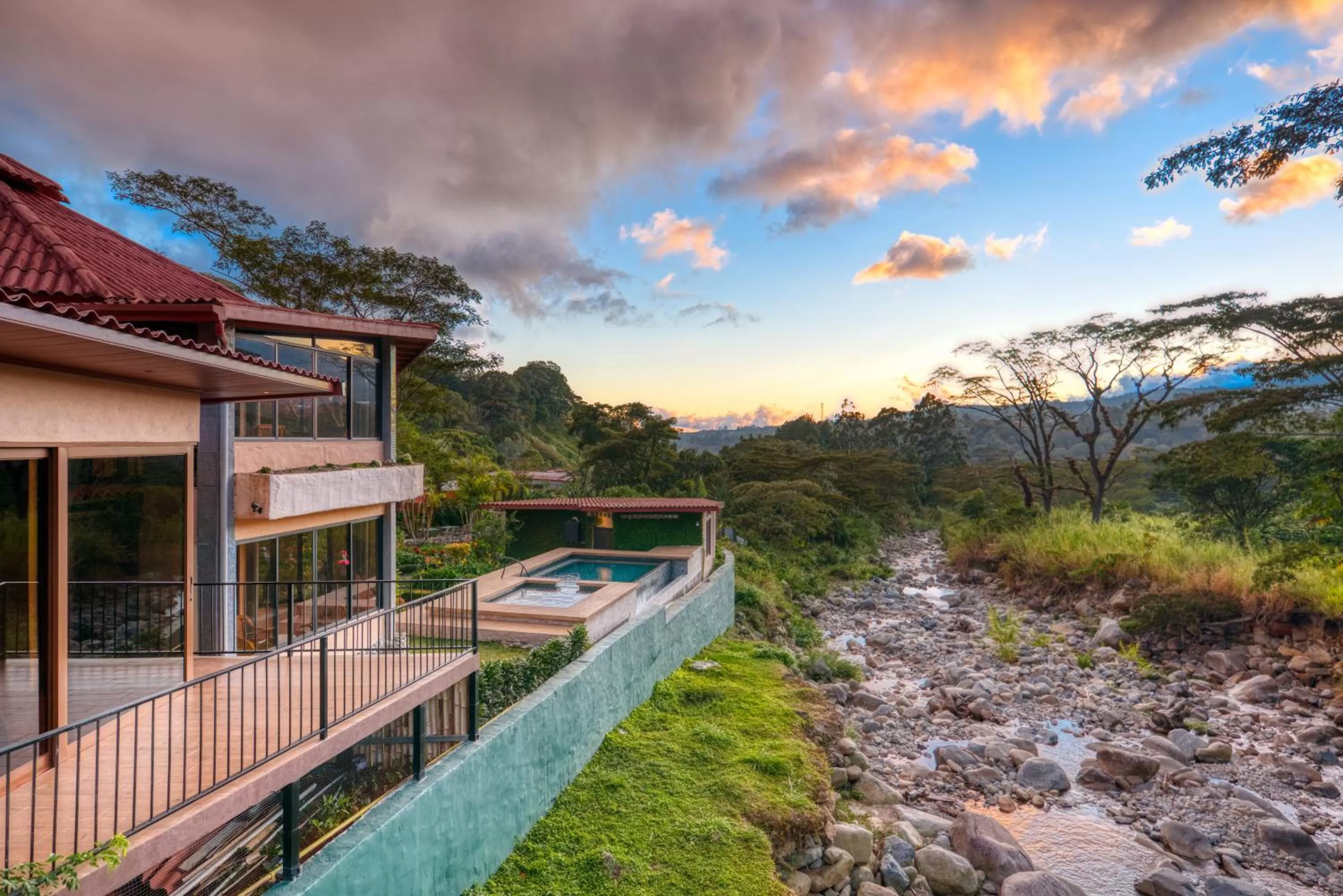 Natural landscape in The Inn at Palo Alto