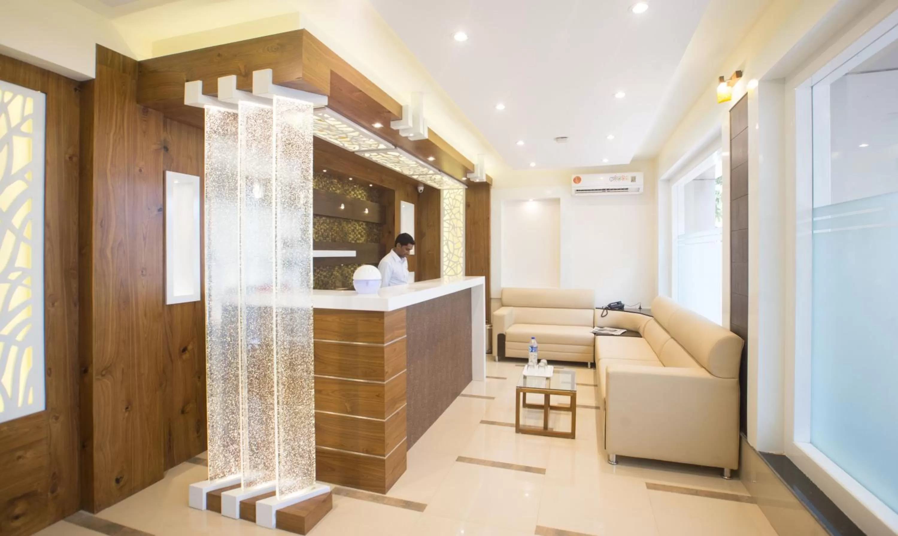 Seating area in Treebo Amber International