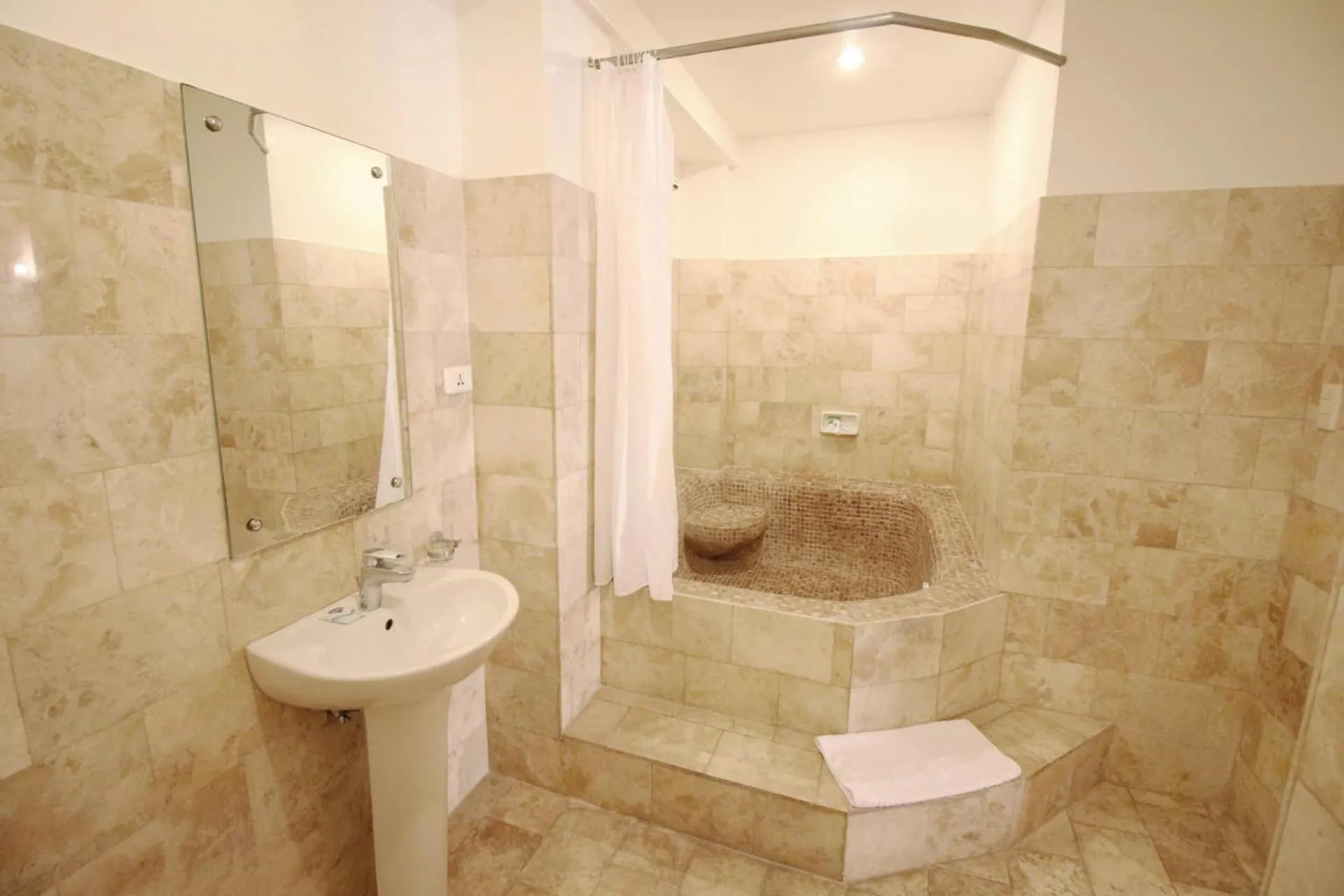 Bathroom in Mermaid Resort and Dive Center