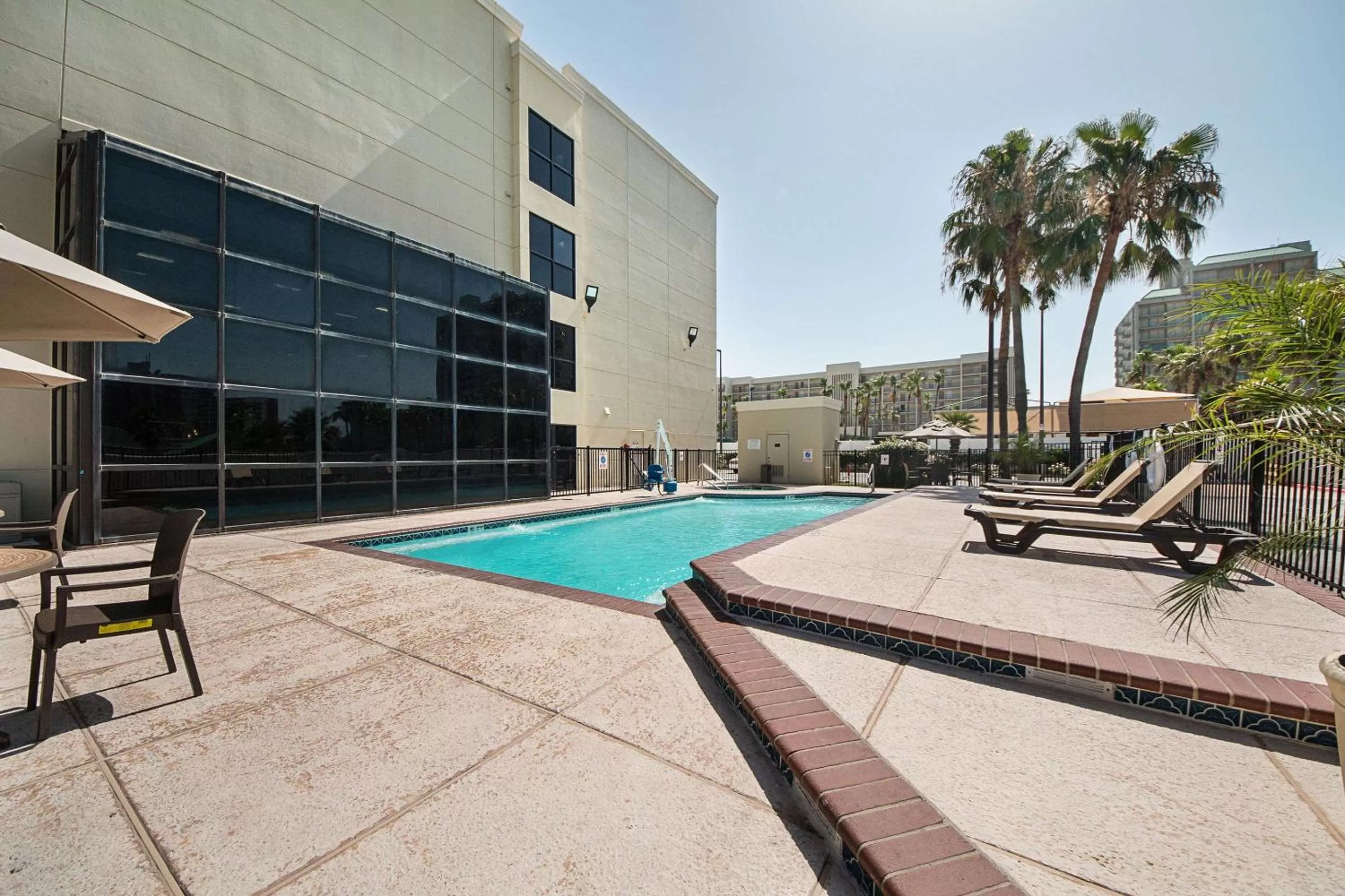 Day in Comfort Suites Beachside