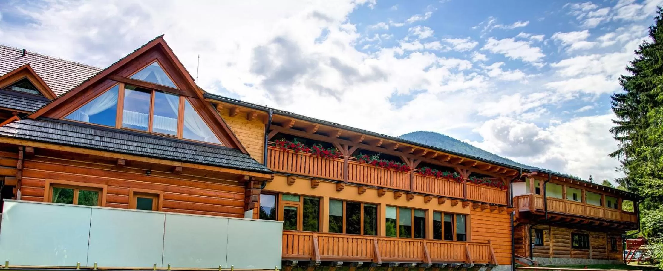 Property building in Hotel Strachanovka - Jánska Koliba