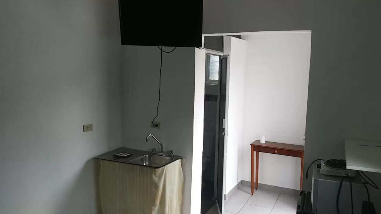 TV/Entertainment Center in Hotel Casa Ceci Inn