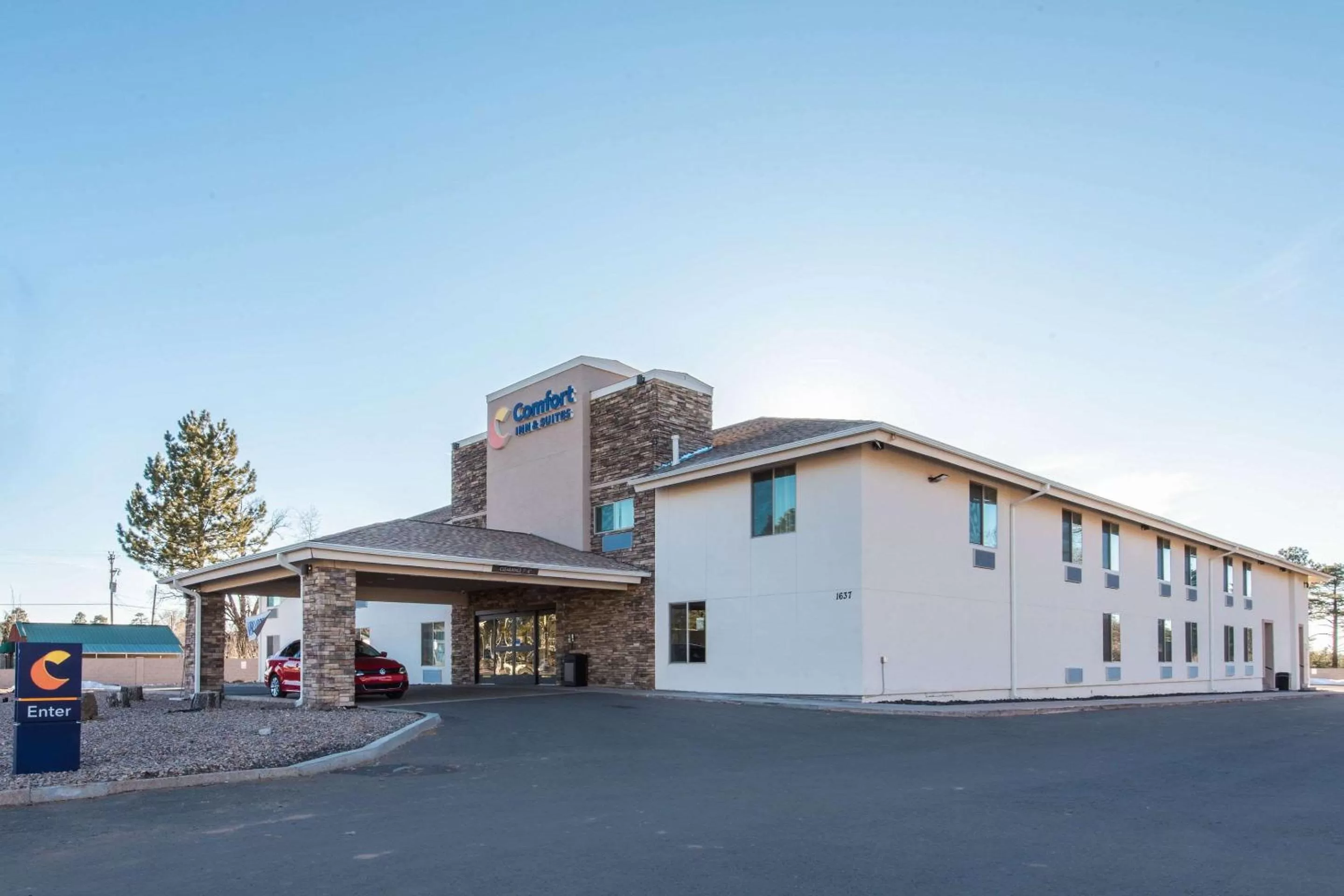Property building in Comfort Inn & Suites Pinetop Show Low